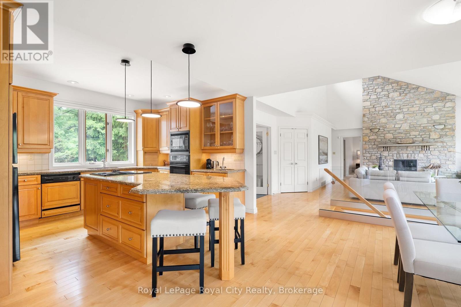 












384 SOUTH RIVER ROAD

,
Centre Wellington (Elora/Salem),




Ontario
N0B1S0

