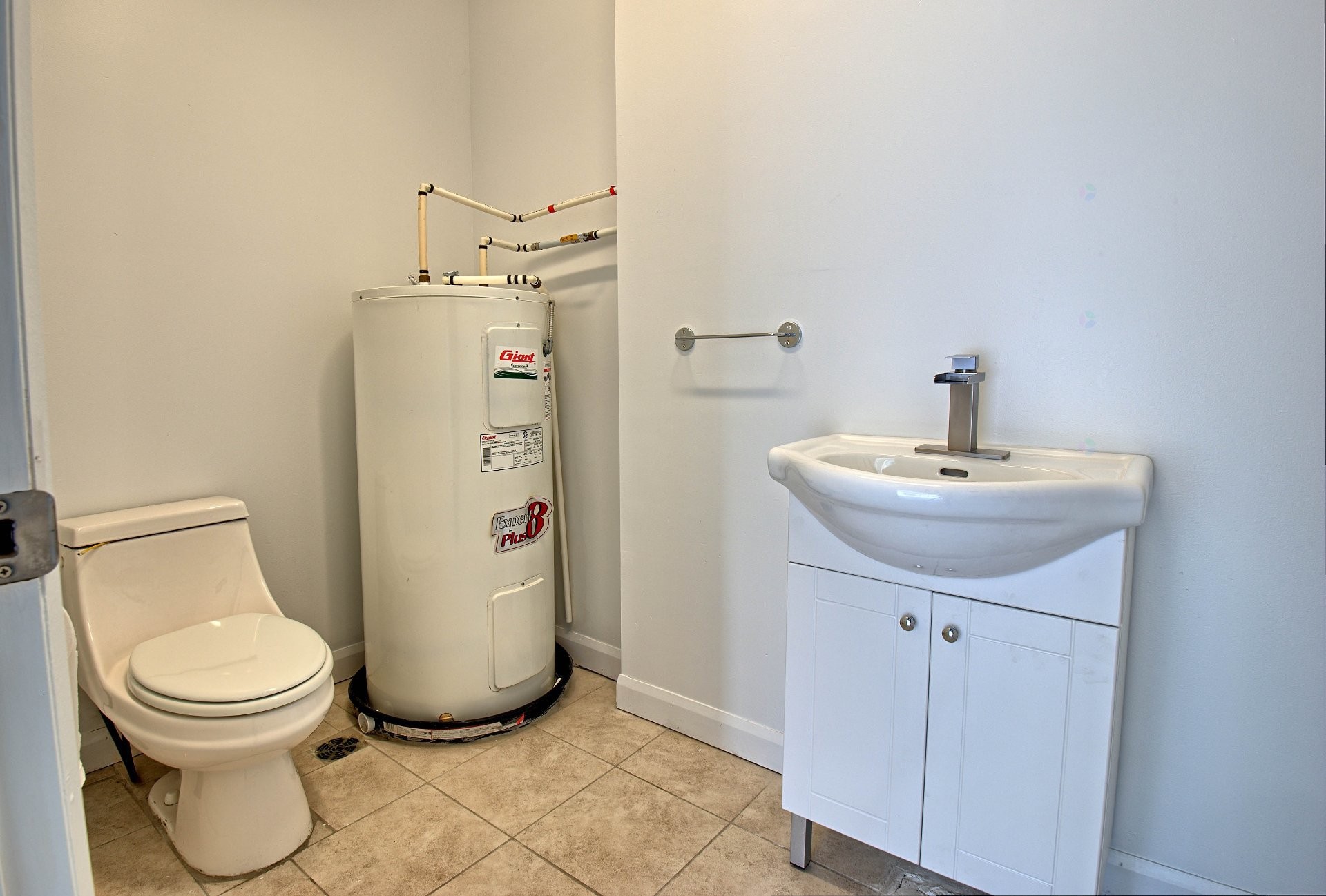 









1180


Ch. d'Aylmer

, SS04,
Gatineau (Aylmer),




QC
J9H0G5

