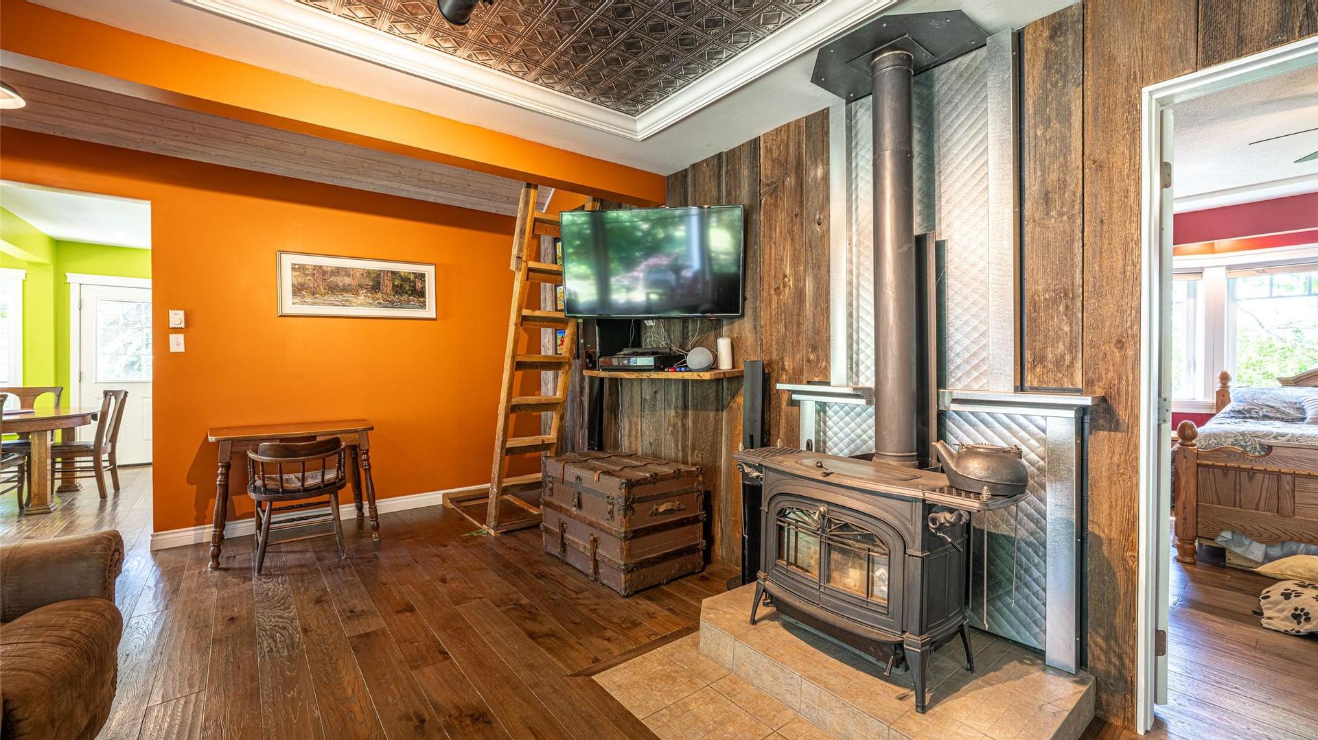 









749


Enderby - Grindrod

Road,
Enderby,




BC
V4Y 4K1

