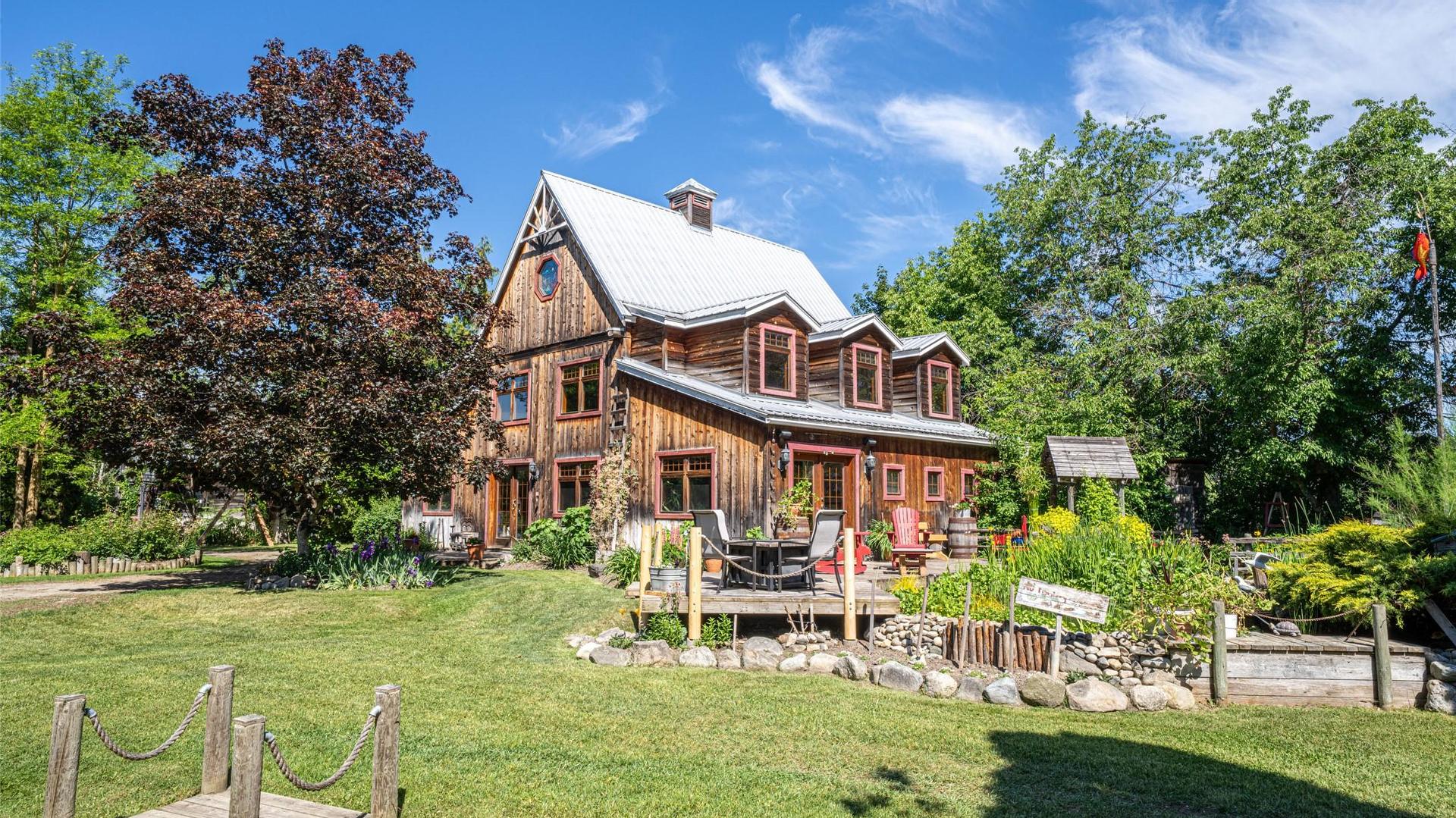 









749


Enderby - Grindrod

Road,
Enderby,




BC
V4Y 4K1

