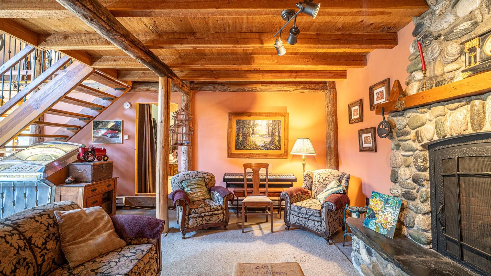 









749


Enderby - Grindrod

Road,
Enderby,




BC
V4Y 4K1

