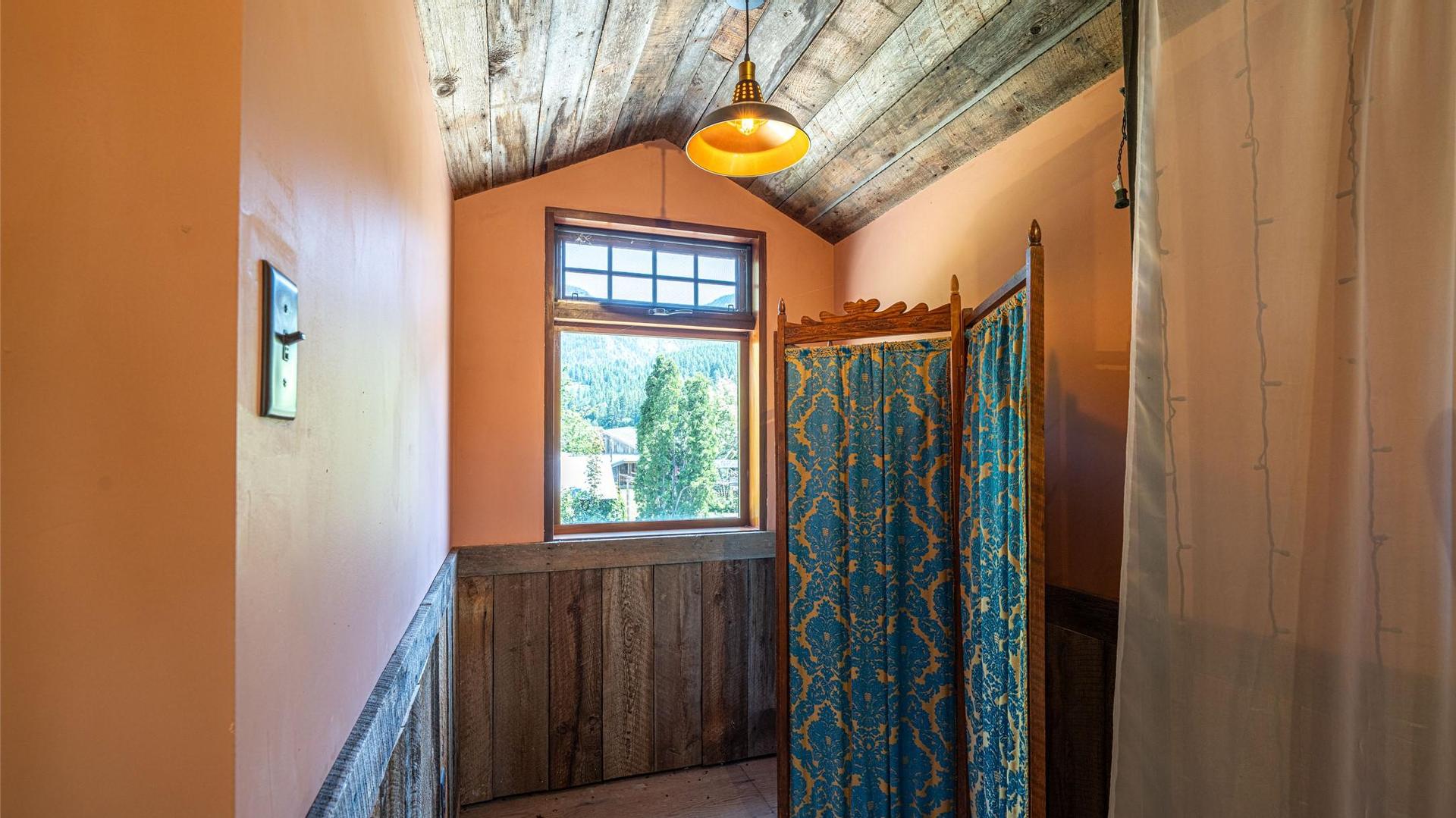 









749


Enderby - Grindrod

Road,
Enderby,




BC
V4Y 4K1

