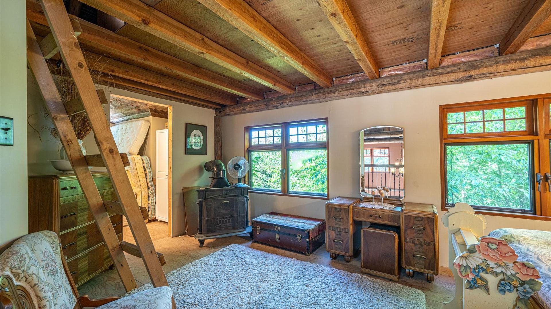 









749


Enderby - Grindrod

Road,
Enderby,




BC
V4Y 4K1

