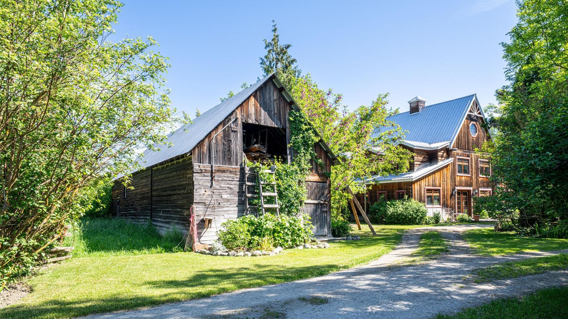 









749


Enderby - Grindrod

Road,
Enderby,




BC
V4Y 4K1

