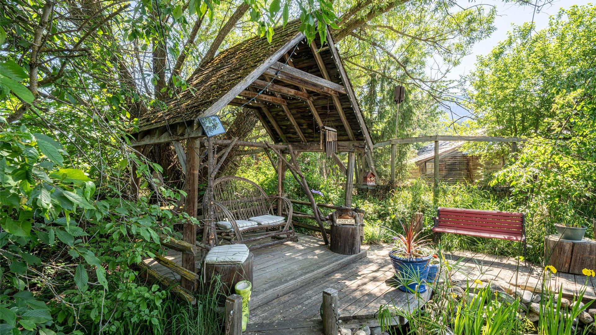 









749


Enderby - Grindrod

Road,
Enderby,




BC
V4Y 4K1

