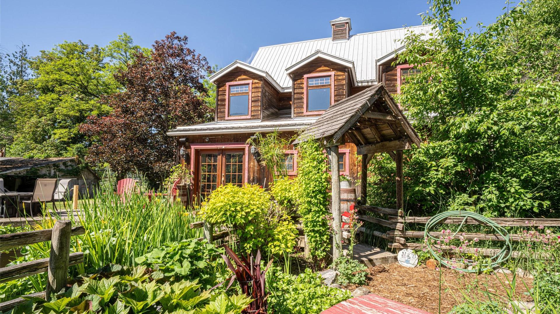 









749


Enderby - Grindrod

Road,
Enderby,




BC
V4Y 4K1

