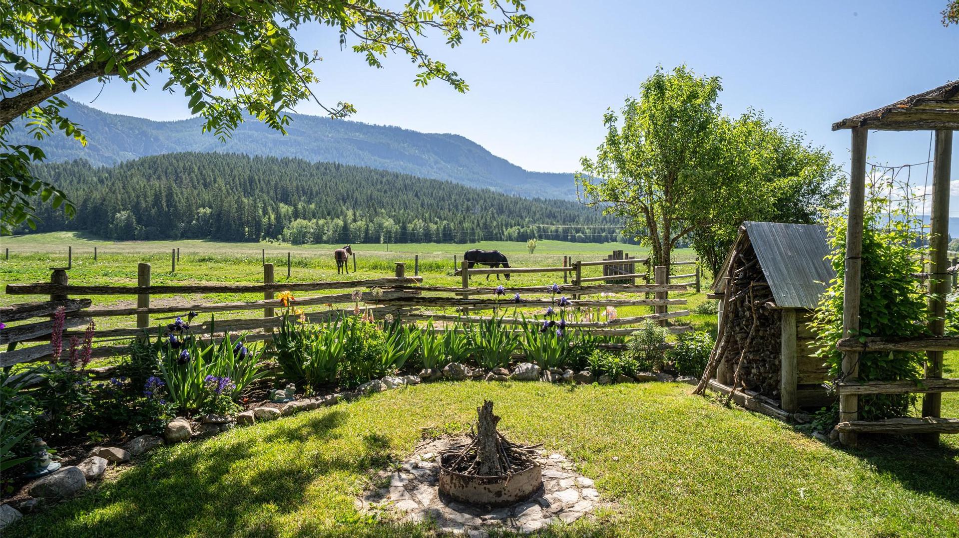 









749


Enderby - Grindrod

Road,
Enderby,




BC
V4Y 4K1

