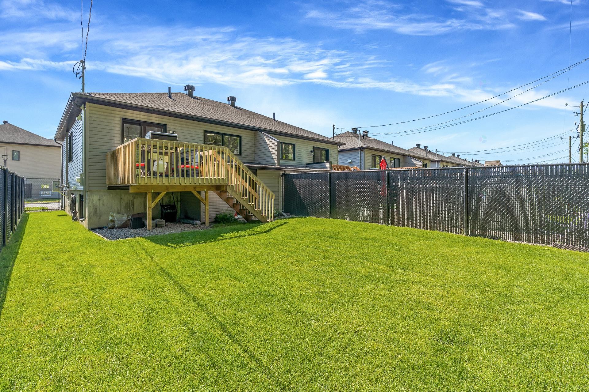 









752


Rue Richelieu

,
Saint-Roch-de-Richelieu,




QC
J0L2M0

