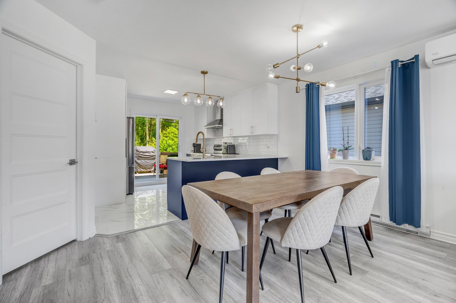 









752


Rue Richelieu

,
Saint-Roch-de-Richelieu,




QC
J0L2M0

