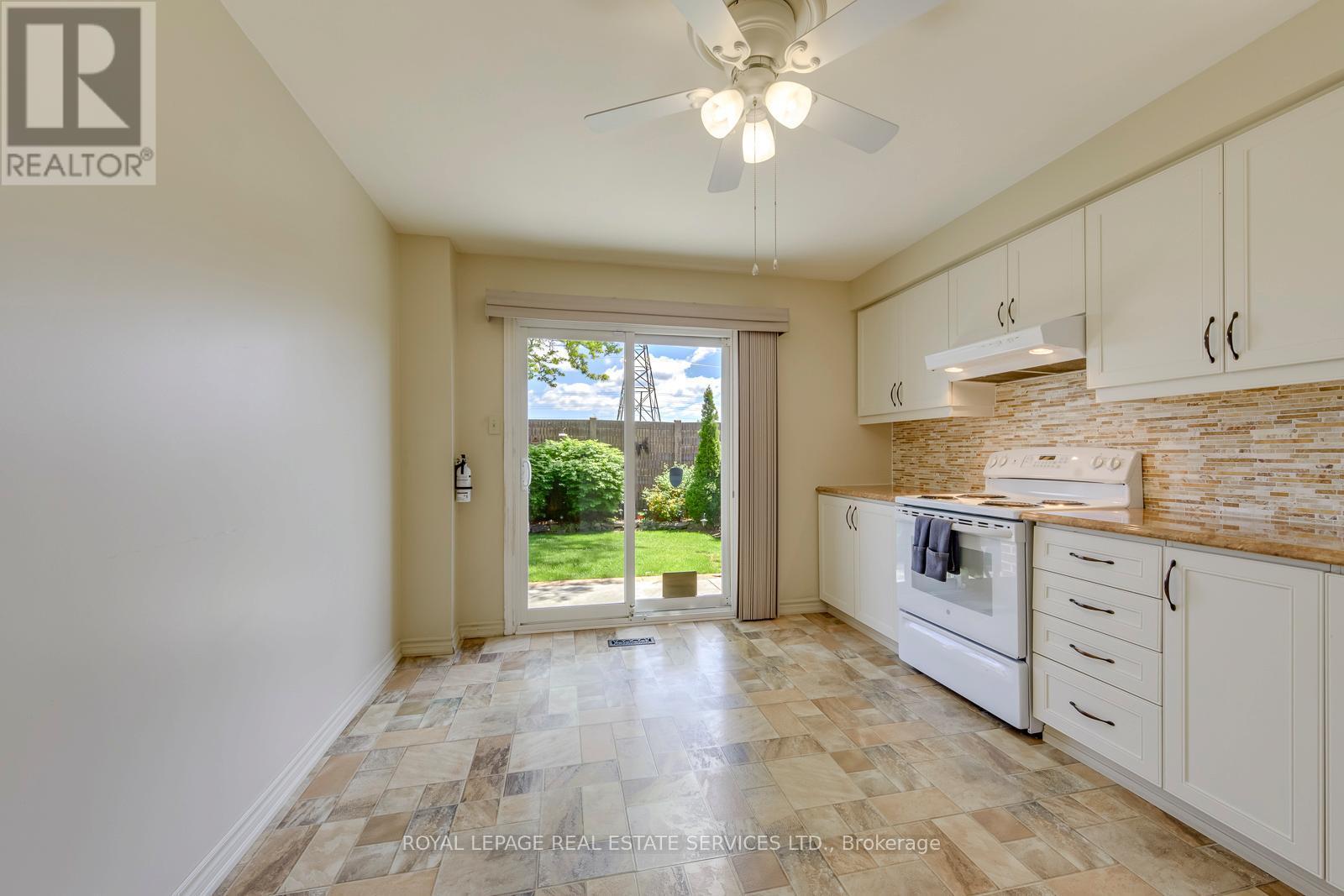 












396 LAURENTIAN AVENUE

,
Mississauga,




Ontario
L4Z2J3

