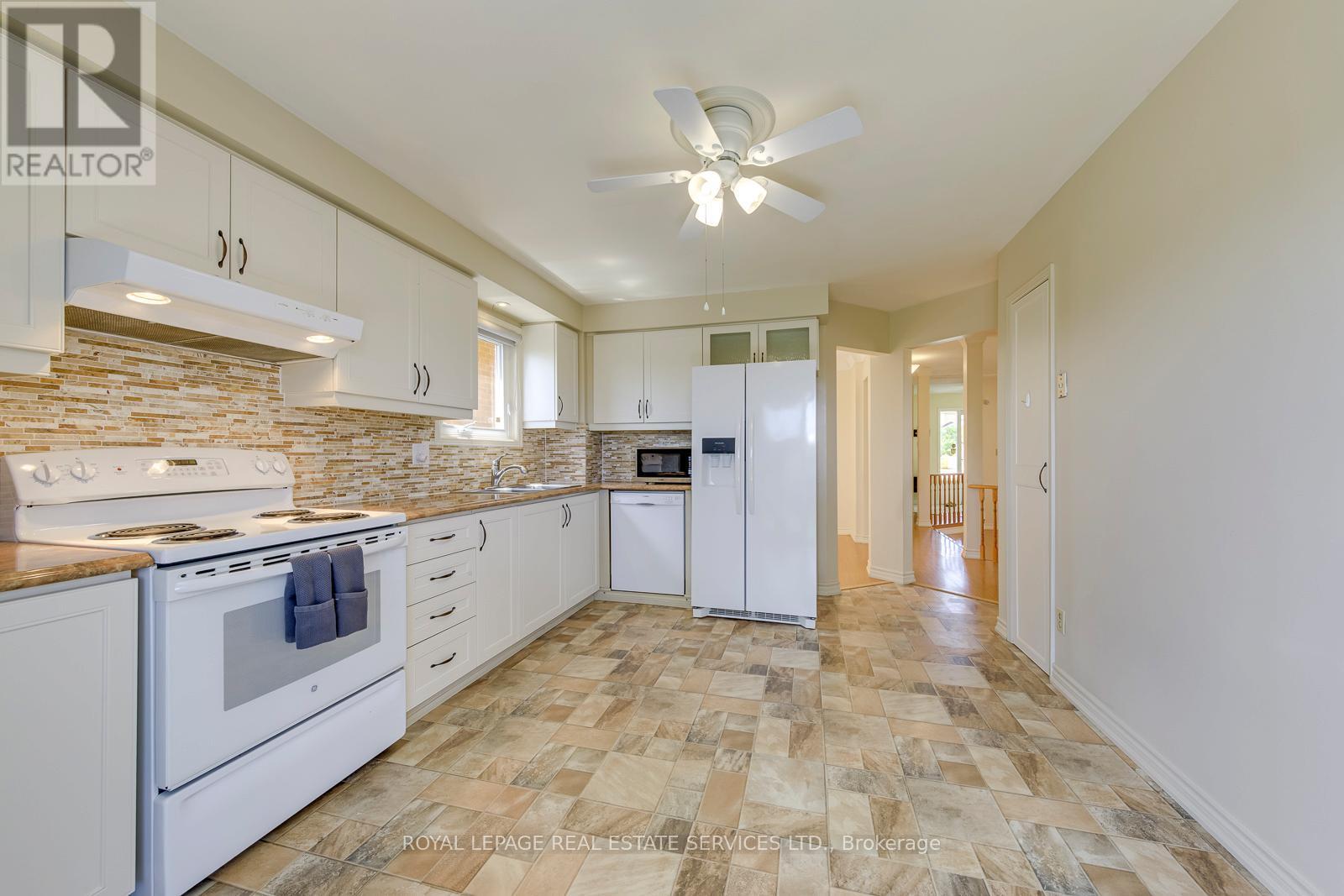 












396 LAURENTIAN AVENUE

,
Mississauga,




Ontario
L4Z2J3

