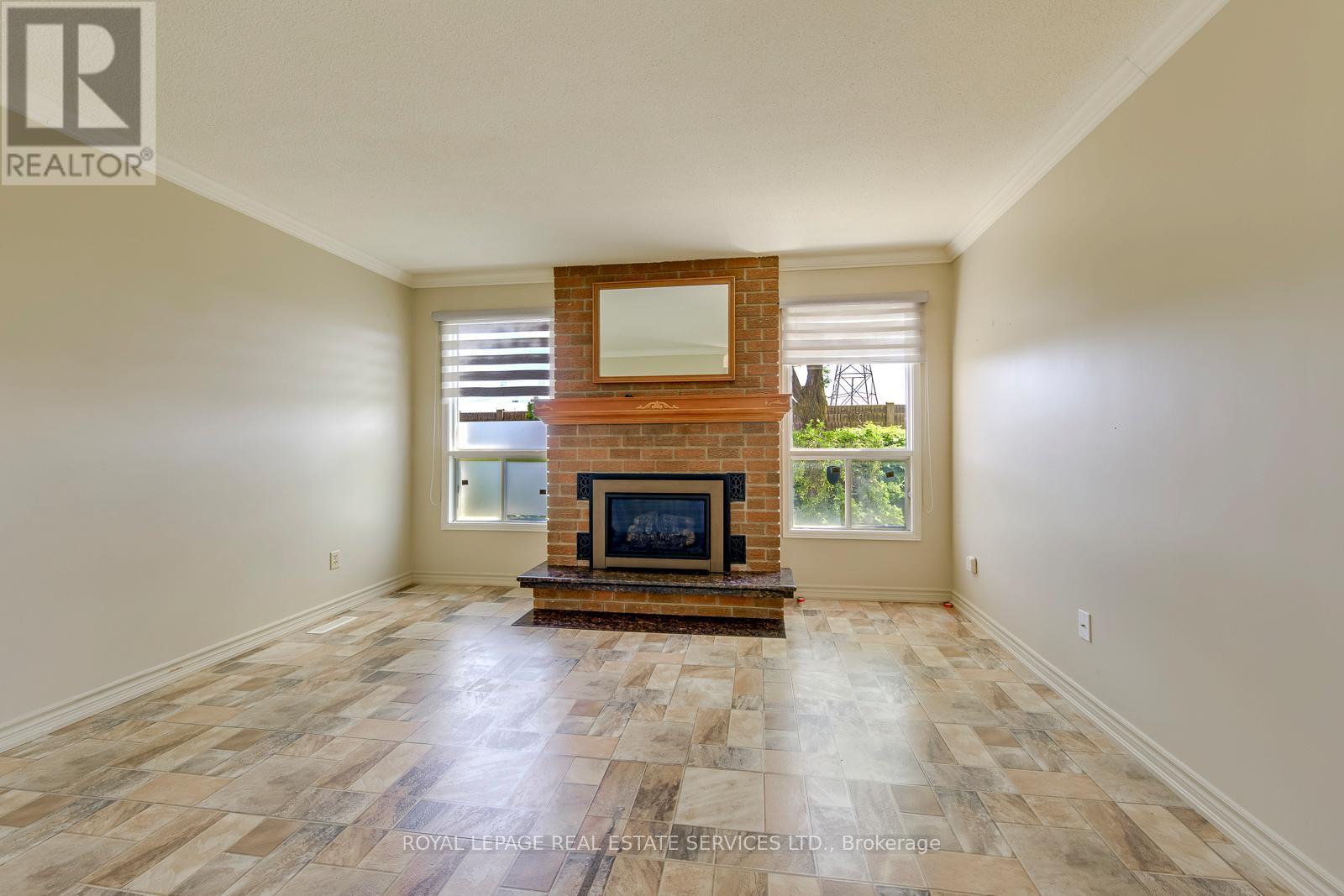 












396 LAURENTIAN AVENUE

,
Mississauga,




Ontario
L4Z2J3

