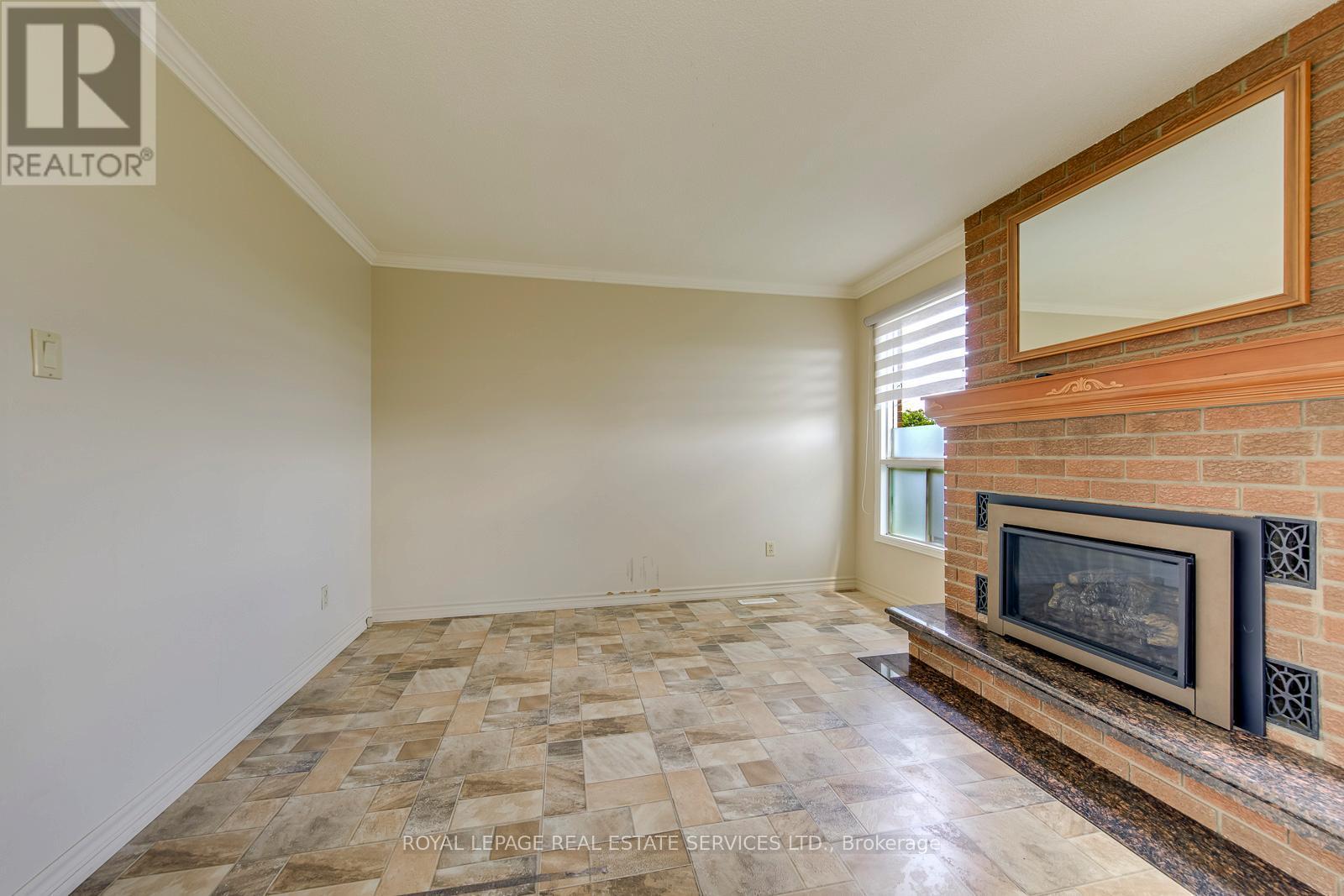 












396 LAURENTIAN AVENUE

,
Mississauga,




Ontario
L4Z2J3

