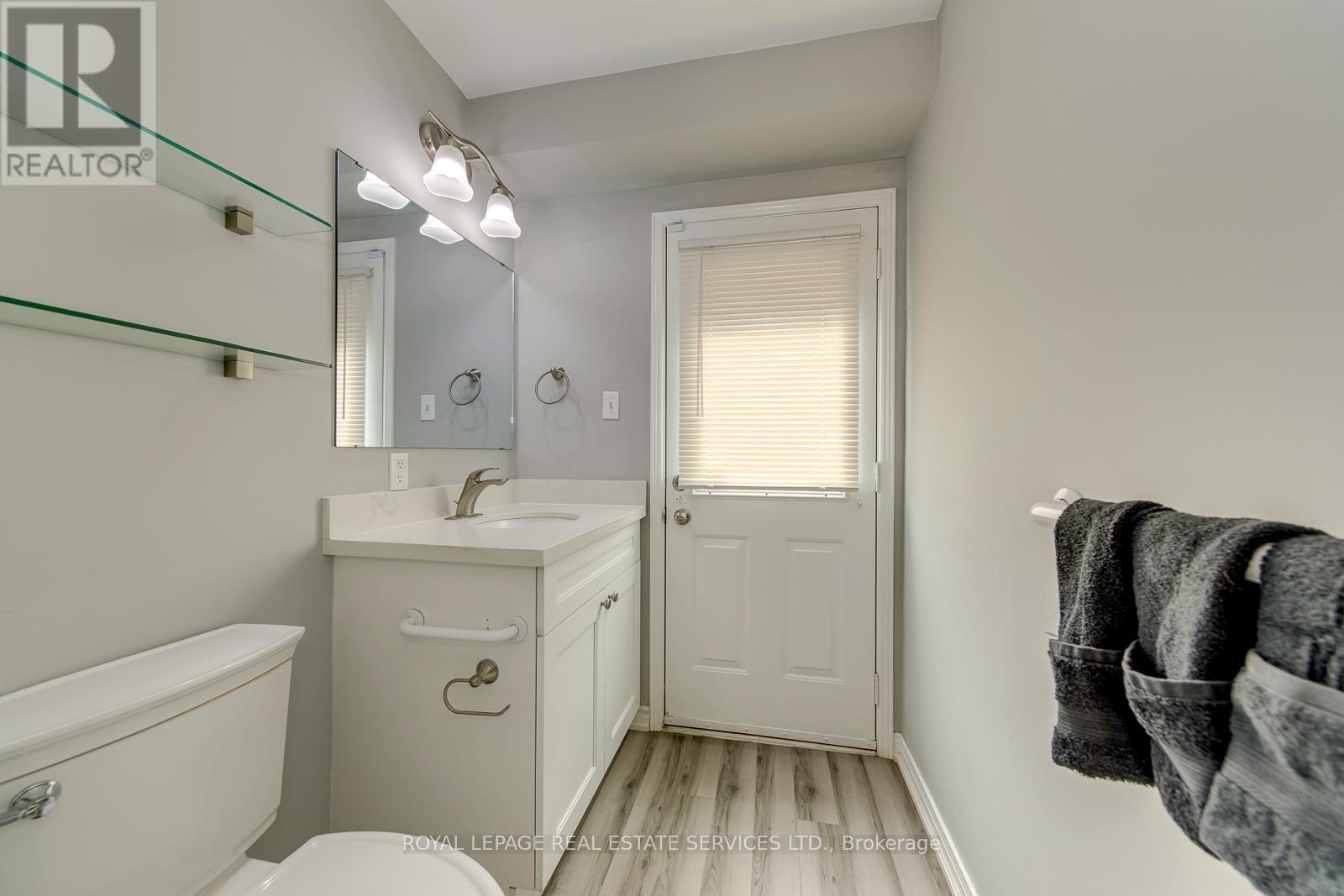 












396 LAURENTIAN AVENUE

,
Mississauga,




Ontario
L4Z2J3

