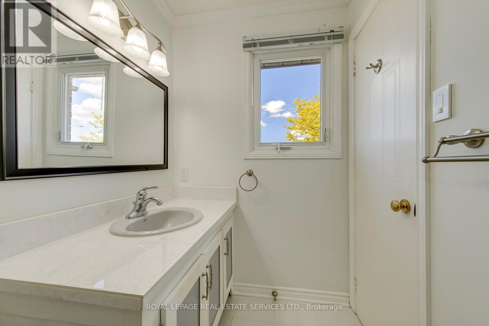 












396 LAURENTIAN AVENUE

,
Mississauga,




Ontario
L4Z2J3


