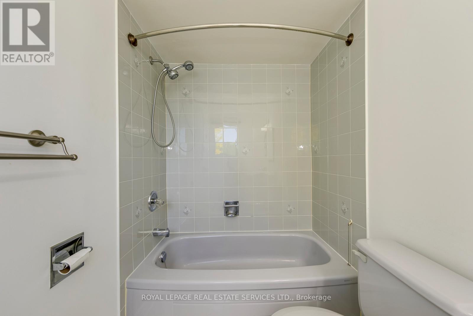 












396 LAURENTIAN AVENUE

,
Mississauga,




Ontario
L4Z2J3

