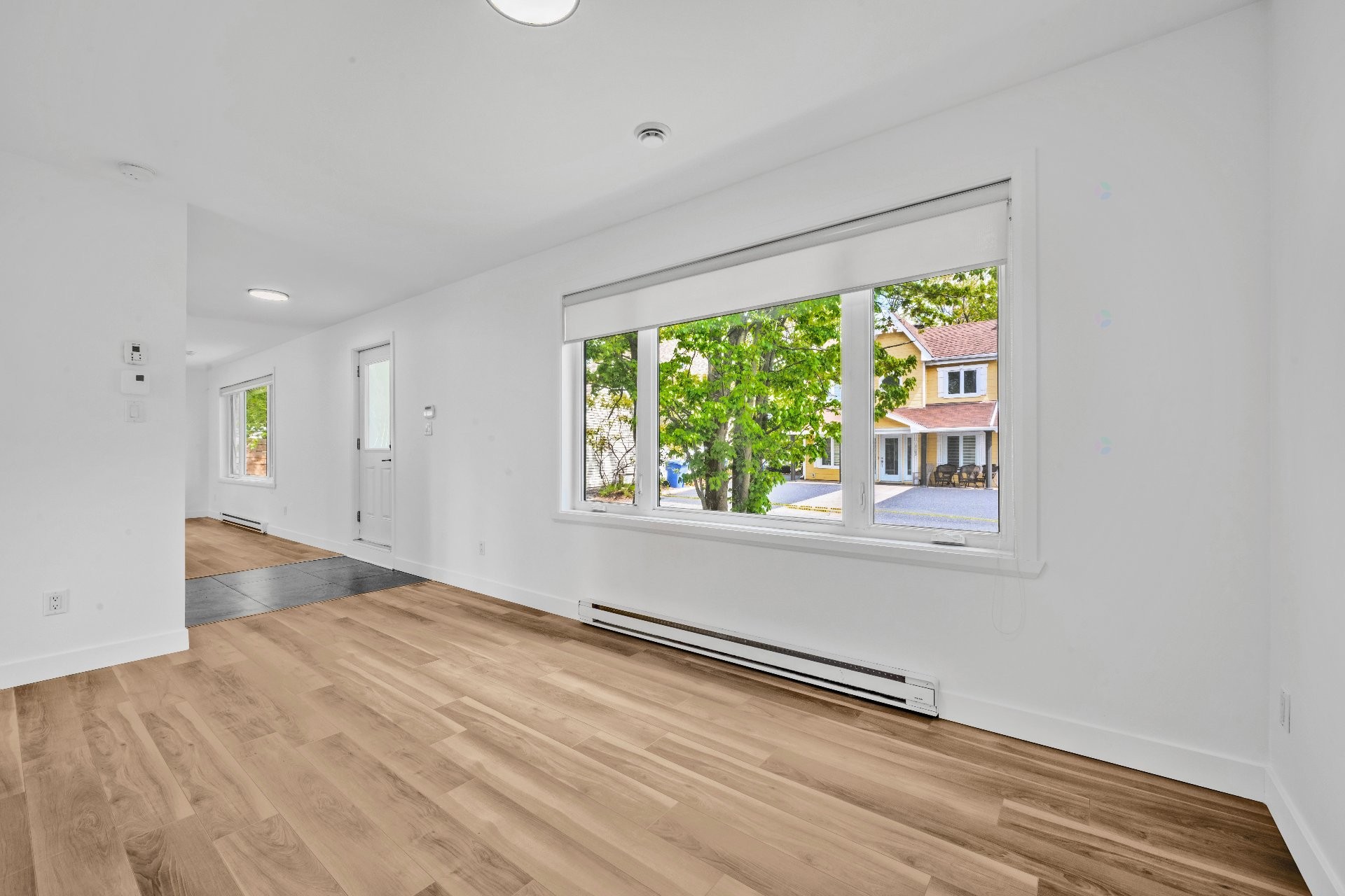 









1102


Rue de l'Équinoxe

,
Saint-Lin/Laurentides,




QC
J5M3E6

