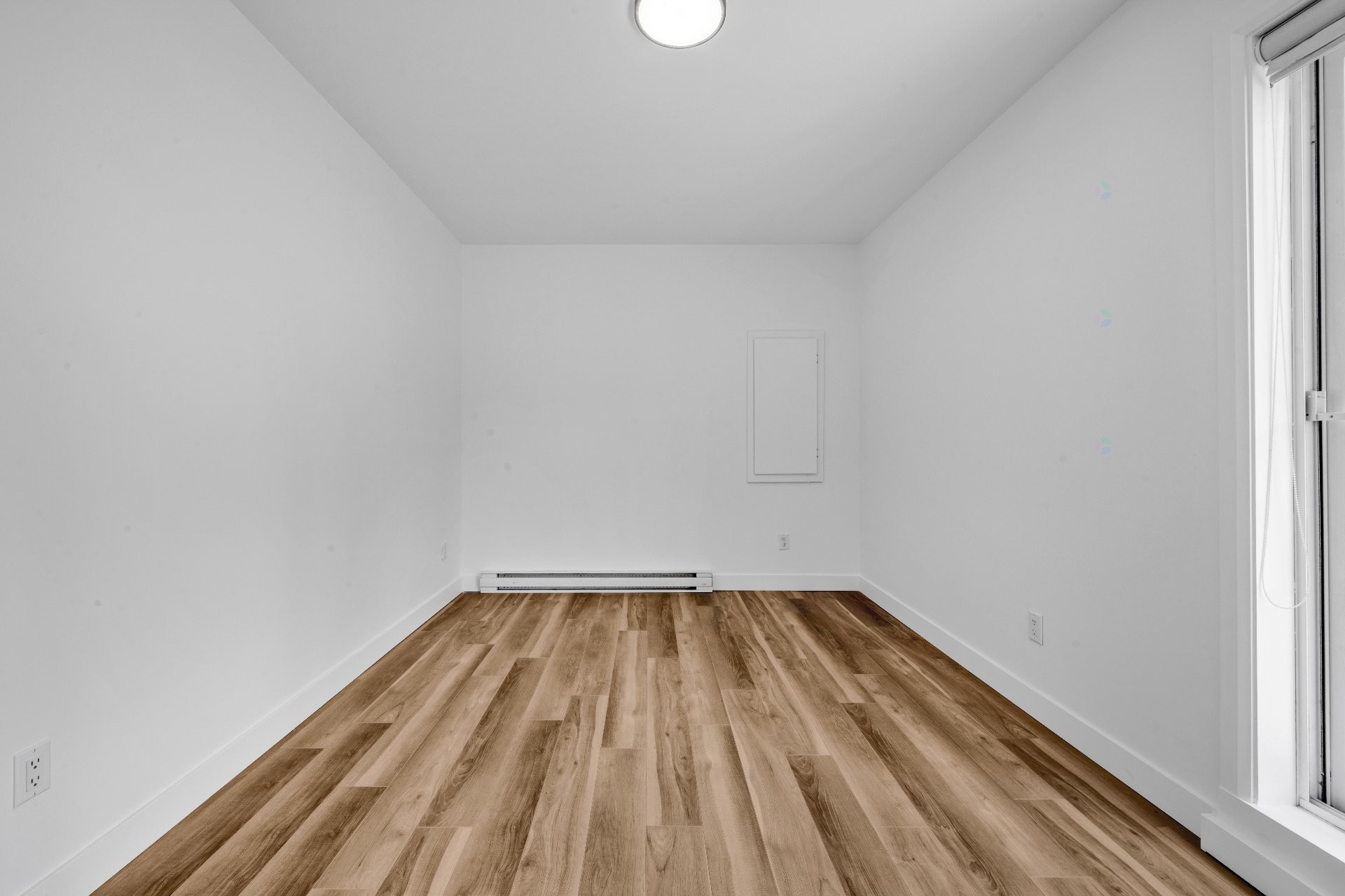 









1102


Rue de l'Équinoxe

,
Saint-Lin/Laurentides,




QC
J5M3E6

