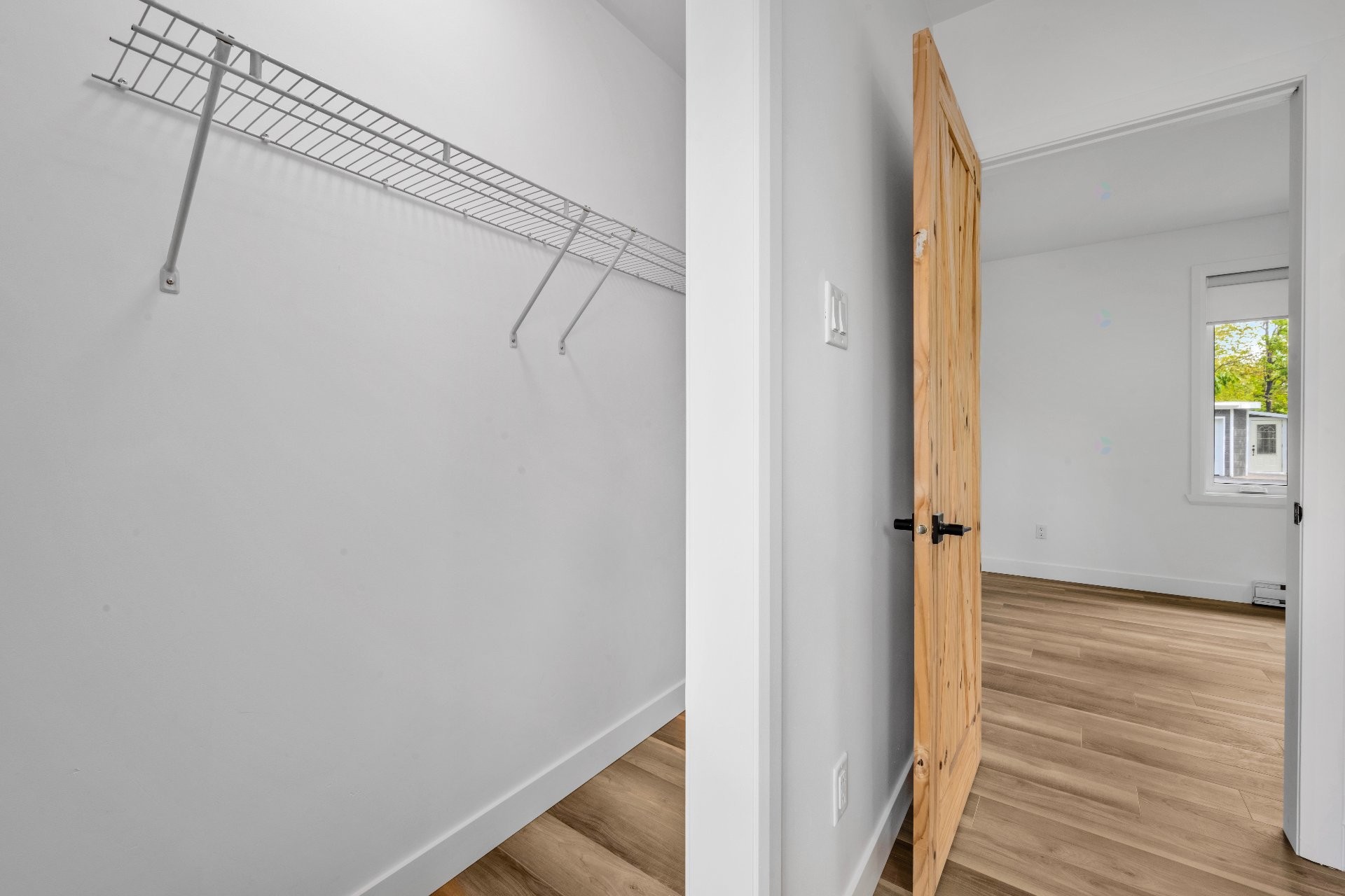 









1102


Rue de l'Équinoxe

,
Saint-Lin/Laurentides,




QC
J5M3E6


