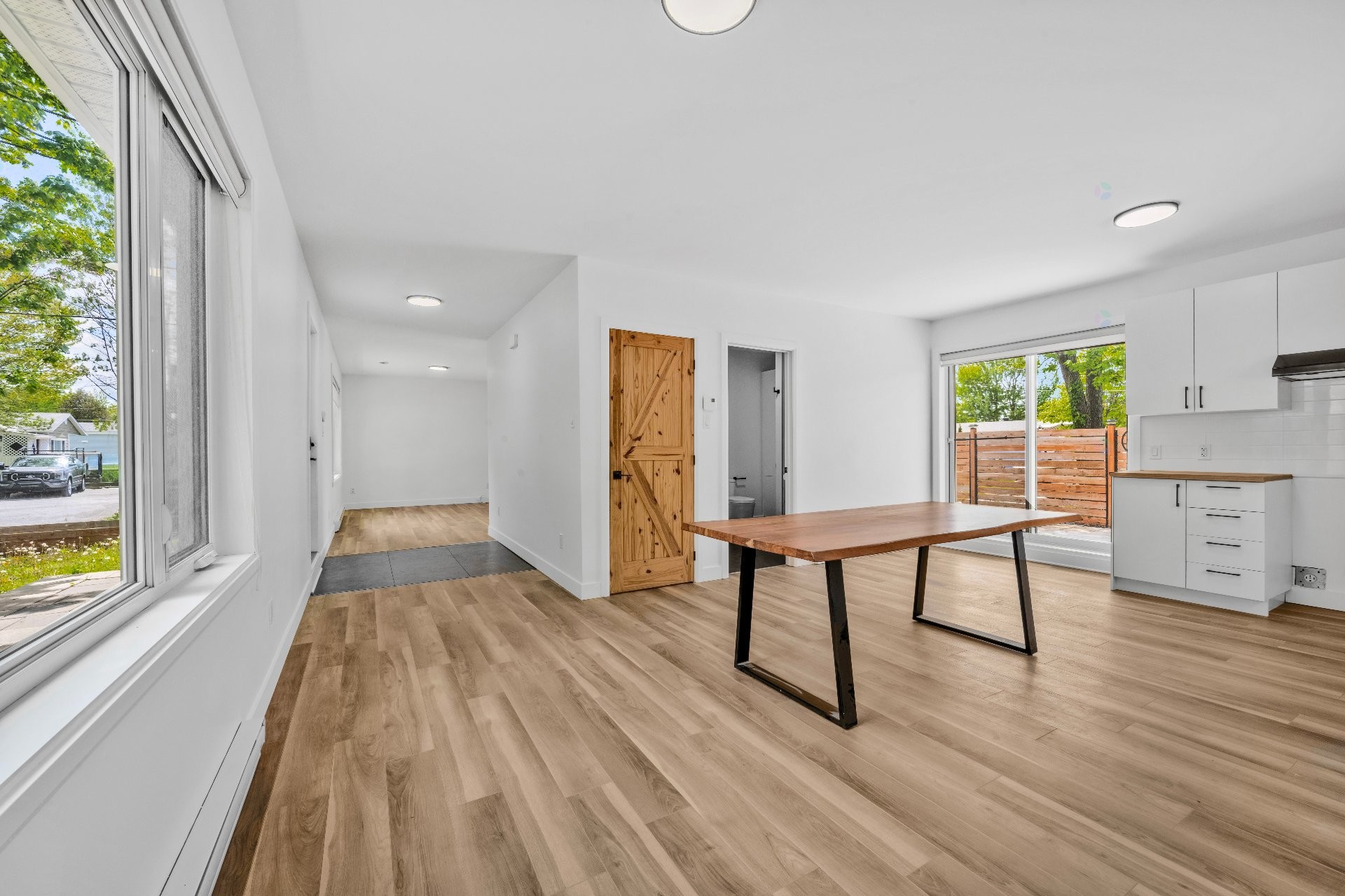 









1102


Rue de l'Équinoxe

,
Saint-Lin/Laurentides,




QC
J5M3E6

