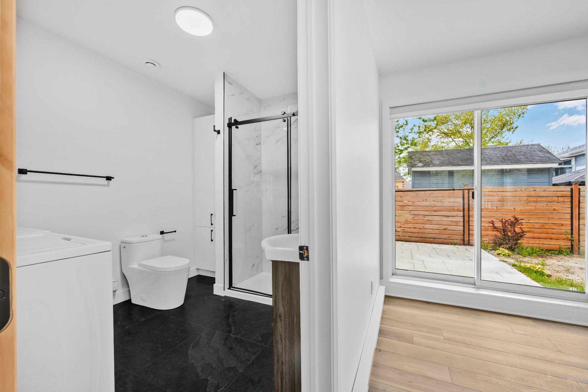 









1102


Rue de l'Équinoxe

,
Saint-Lin/Laurentides,




QC
J5M3E6

