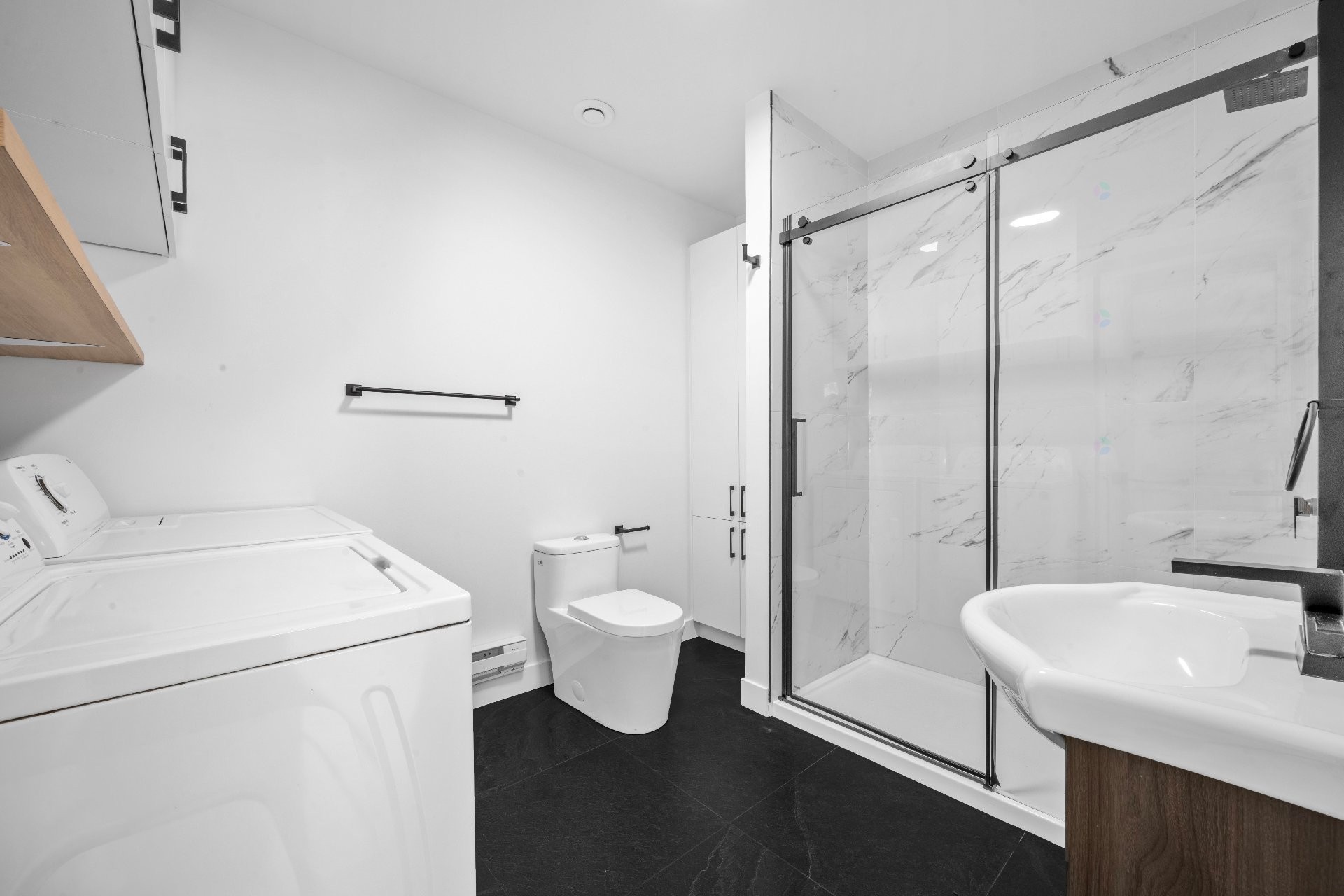 









1102


Rue de l'Équinoxe

,
Saint-Lin/Laurentides,




QC
J5M3E6

