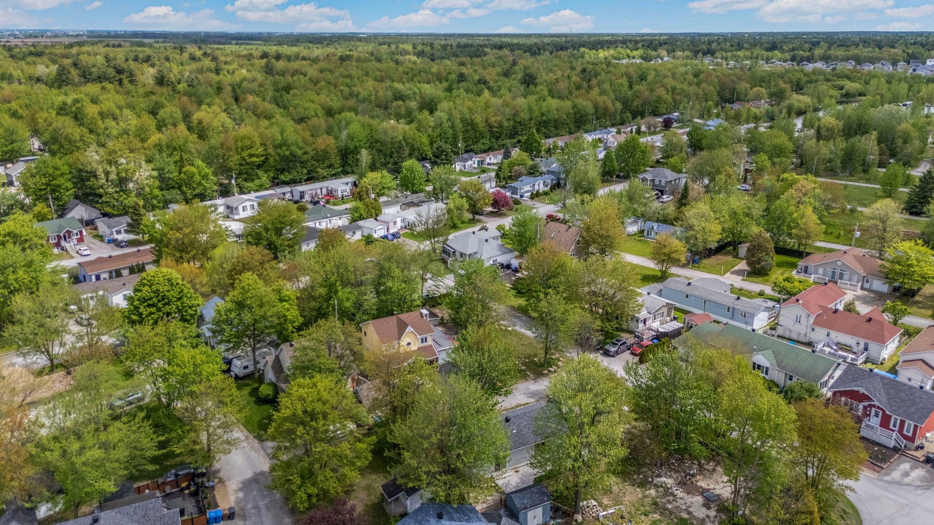 









1102


Rue de l'Équinoxe

,
Saint-Lin/Laurentides,




QC
J5M3E6

