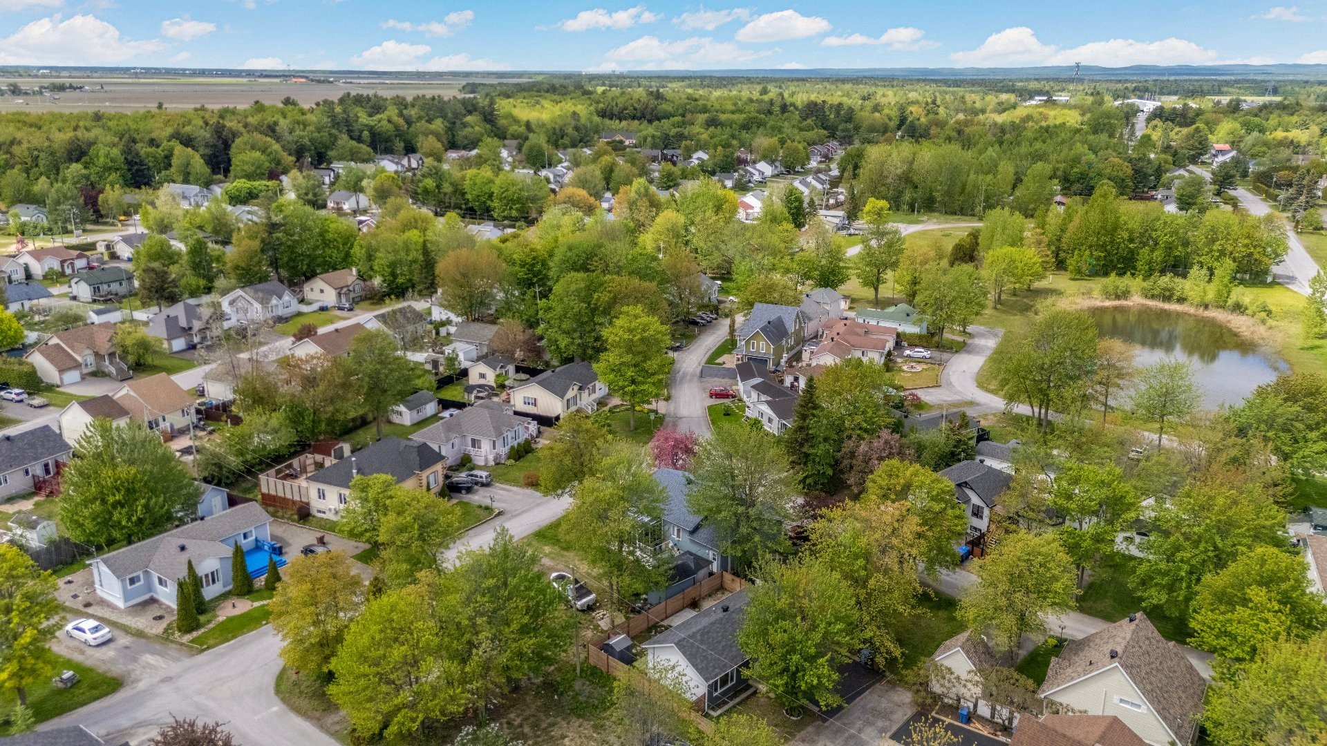 









1102


Rue de l'Équinoxe

,
Saint-Lin/Laurentides,




QC
J5M3E6

