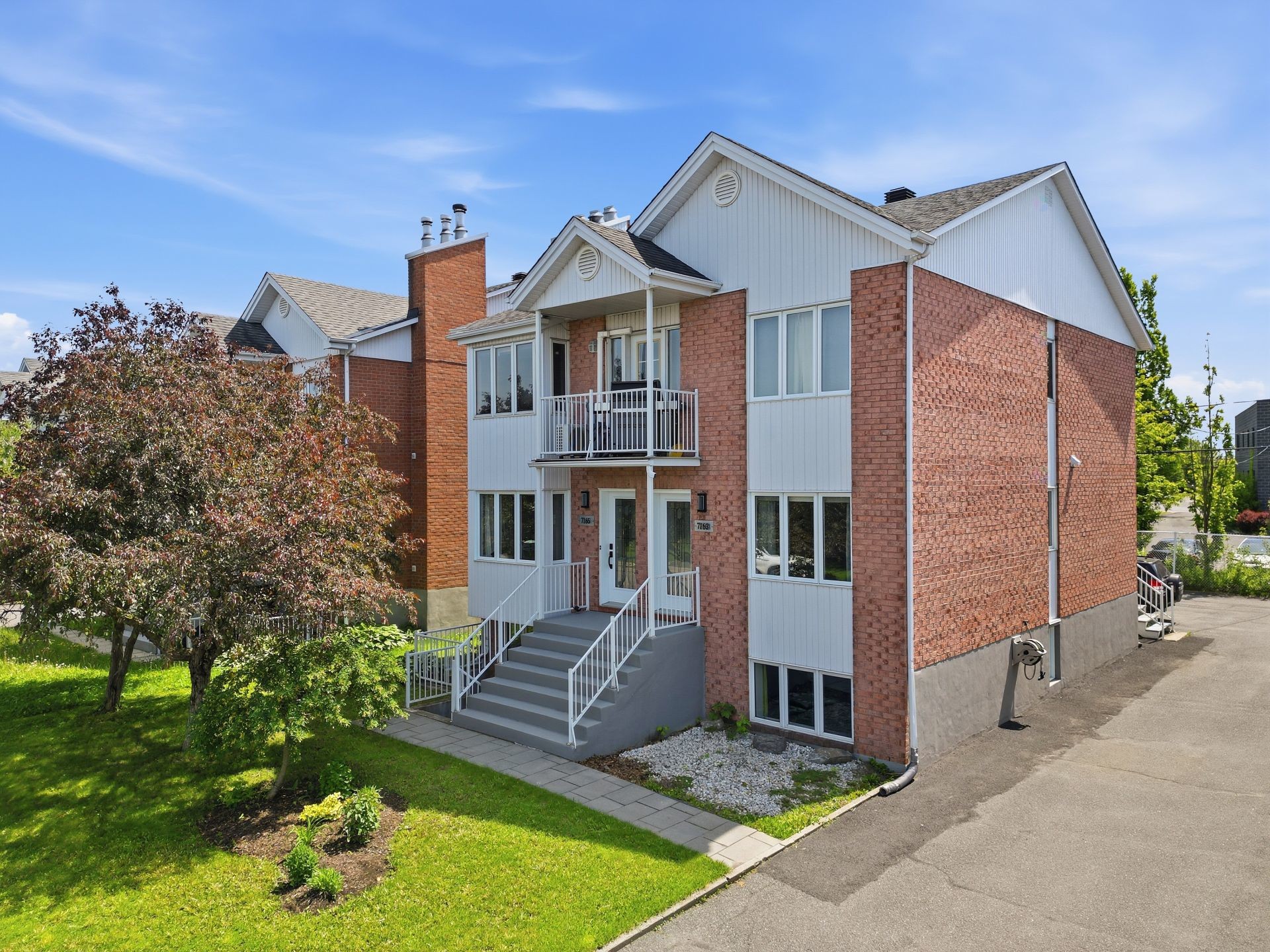 









7165


Rue Tourangeau

,
Longueuil (Saint-Hubert),




QC
J3Y1G2

