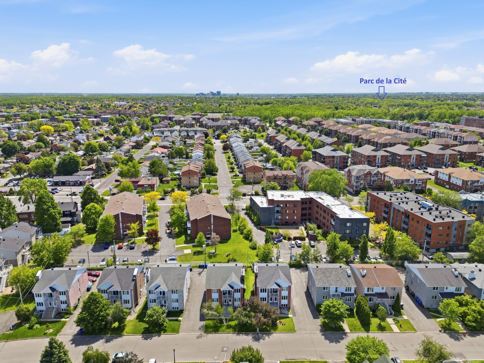 









7165


Rue Tourangeau

,
Longueuil (Saint-Hubert),




QC
J3Y1G2


