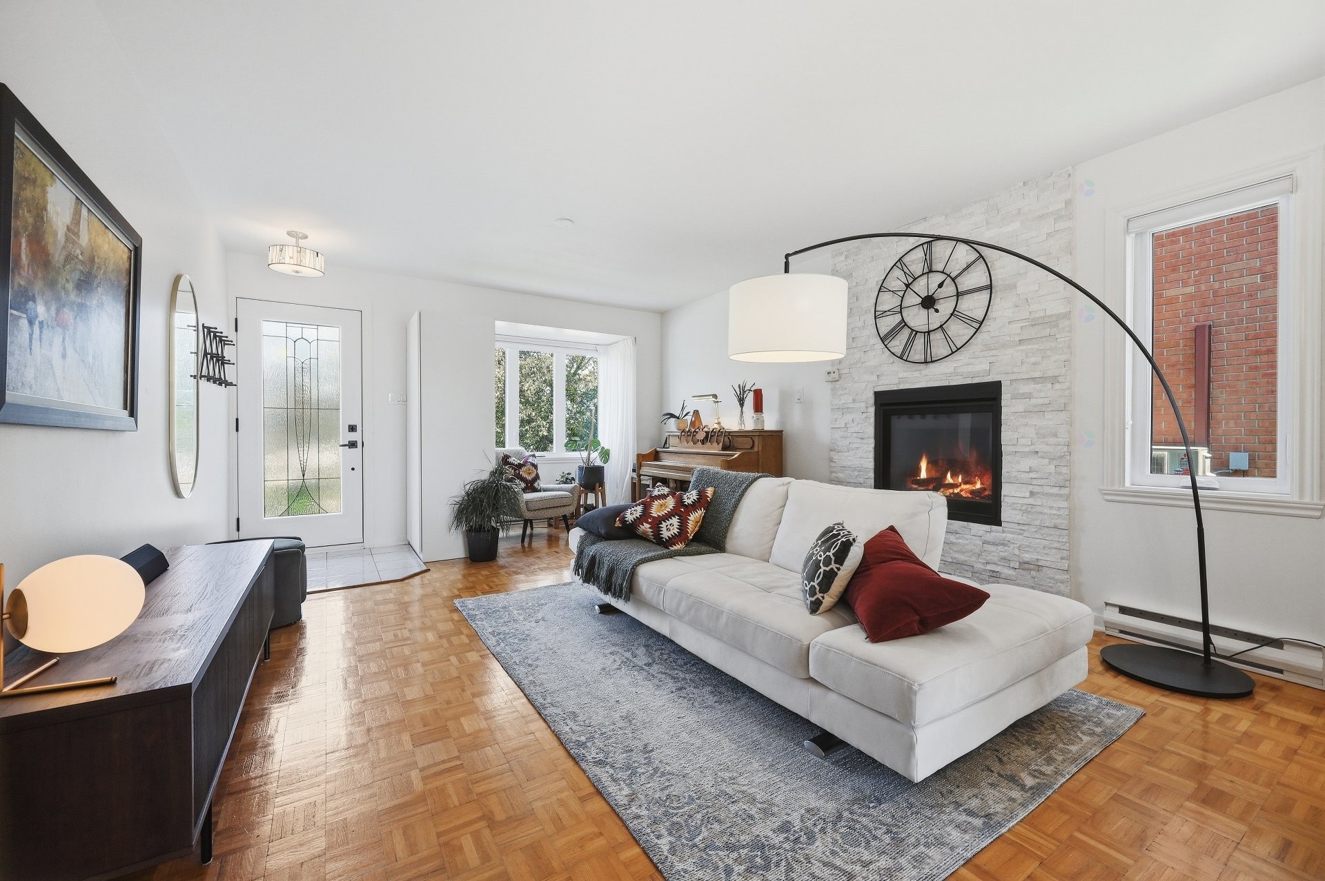 









7165


Rue Tourangeau

,
Longueuil (Saint-Hubert),




QC
J3Y1G2

