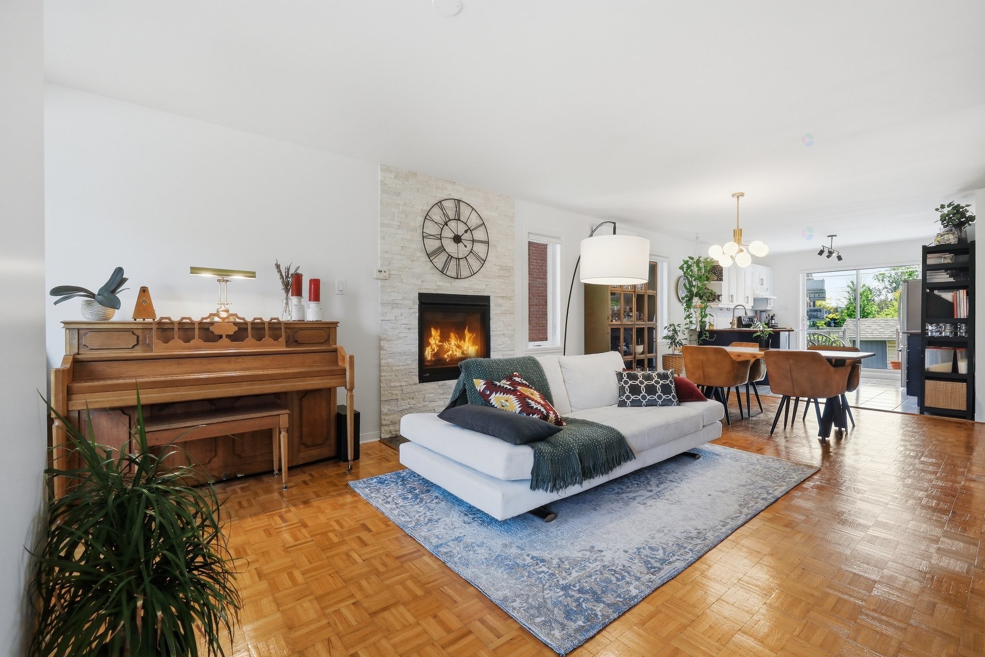 









7165


Rue Tourangeau

,
Longueuil (Saint-Hubert),




QC
J3Y1G2


