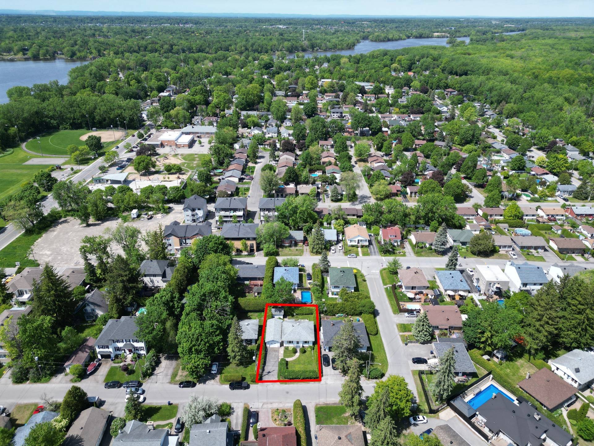 









38


Rue Giguère

,
Laval (Sainte-Rose),




QC
H7L1G9

