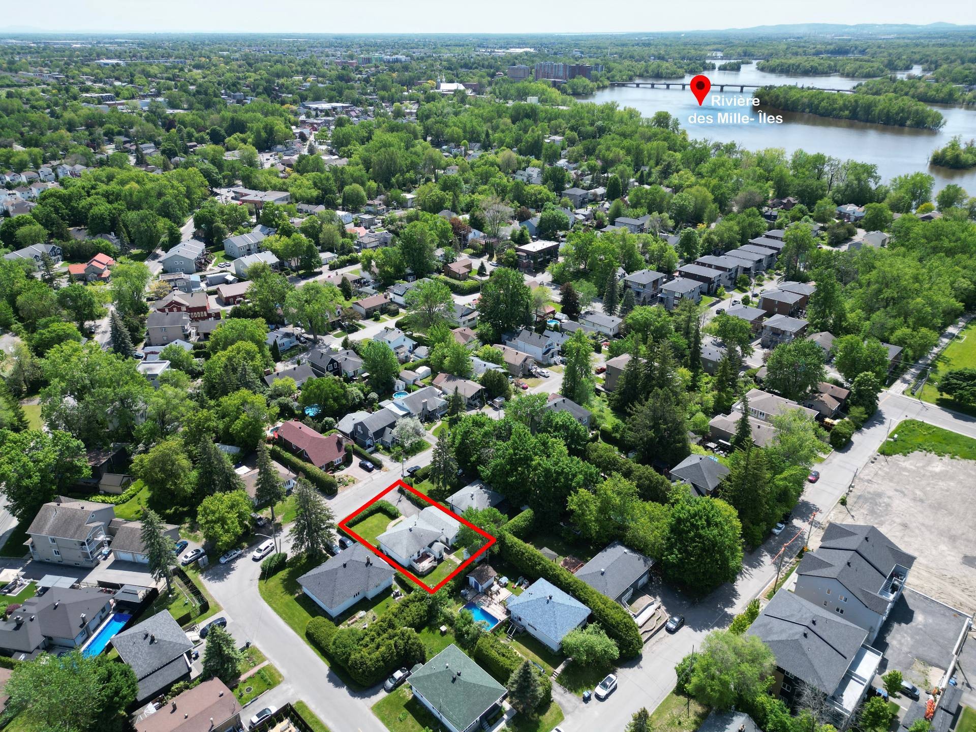 









38


Rue Giguère

,
Laval (Sainte-Rose),




QC
H7L1G9


