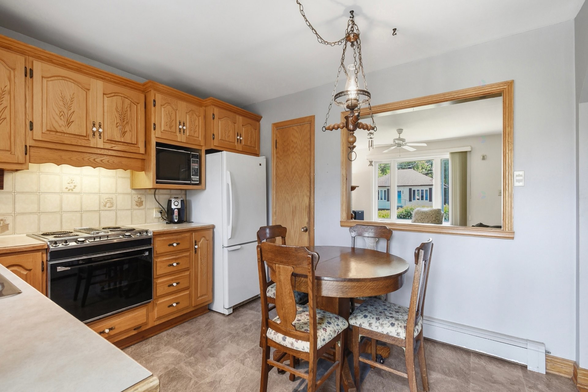 









38


Rue Giguère

,
Laval (Sainte-Rose),




QC
H7L1G9

