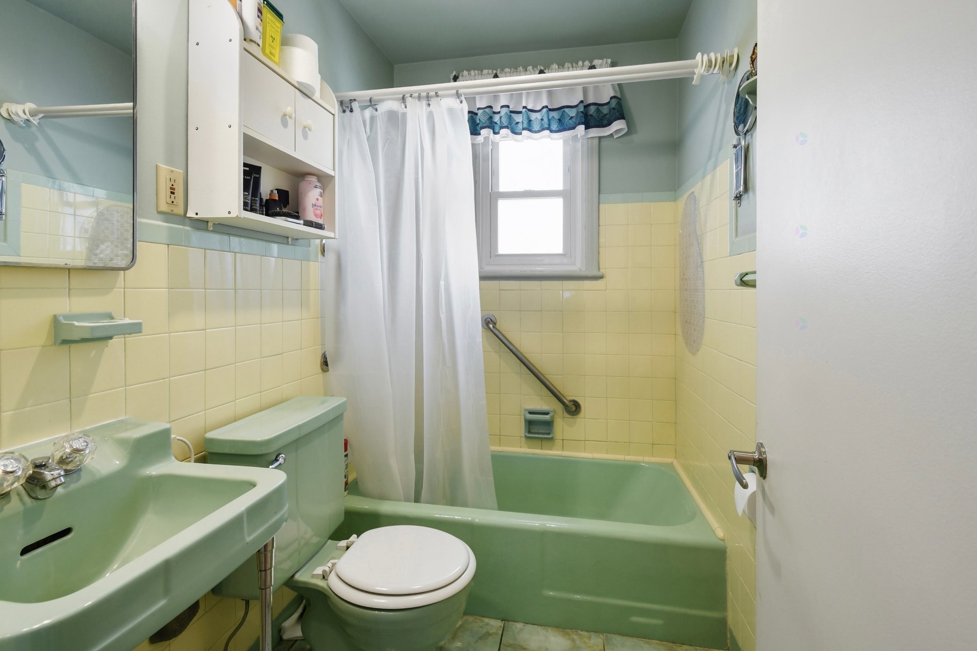 









38


Rue Giguère

,
Laval (Sainte-Rose),




QC
H7L1G9

