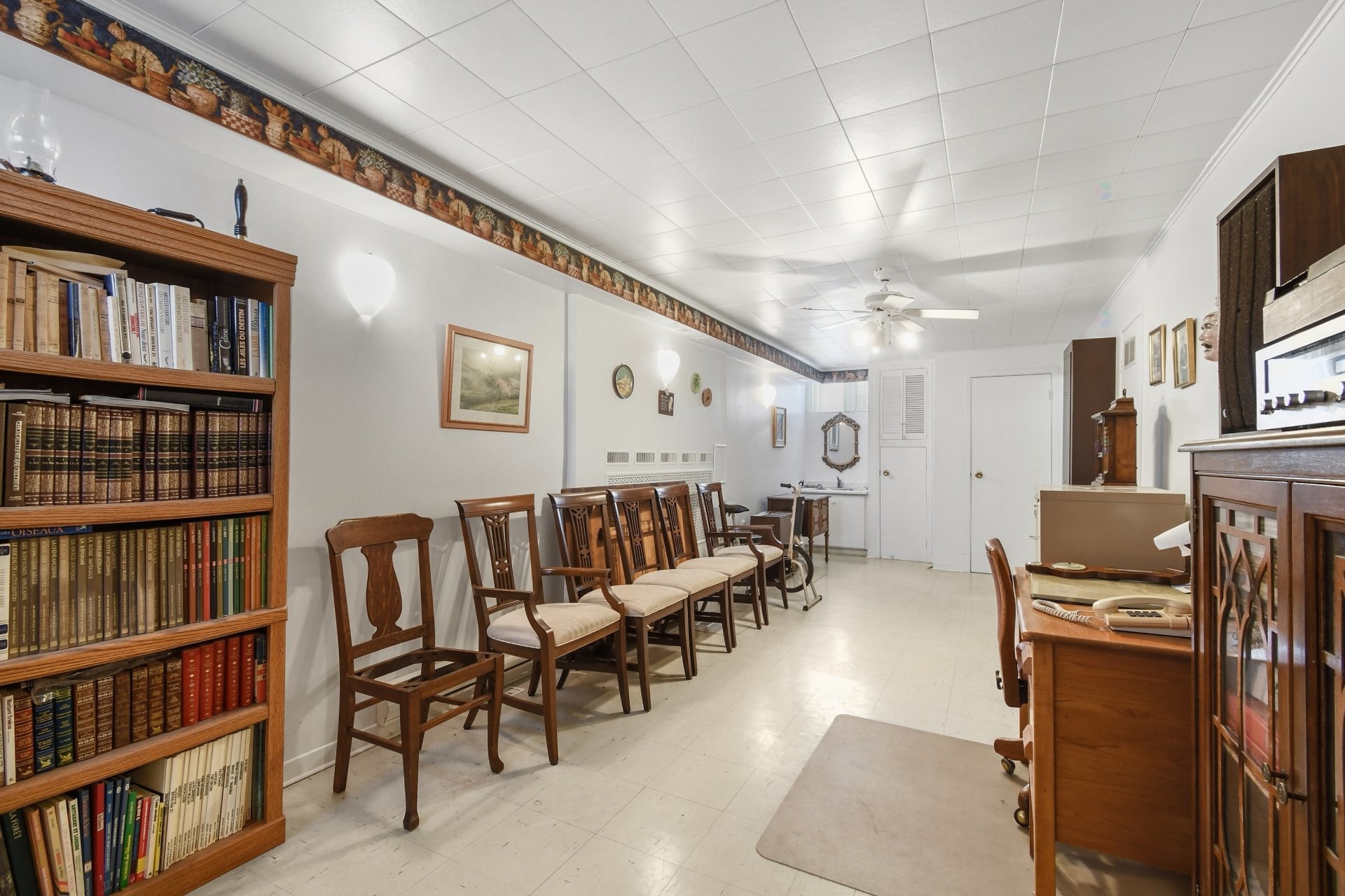 









38


Rue Giguère

,
Laval (Sainte-Rose),




QC
H7L1G9

