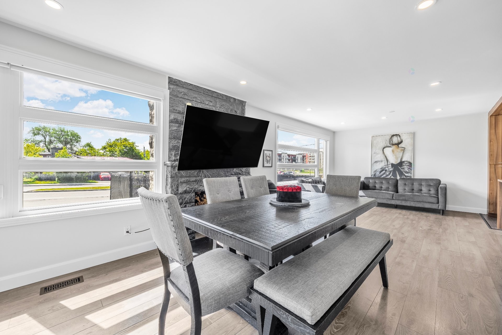 









295


Rue Sherbrooke

,
Sainte-Thérèse,




QC
J7E2C5

