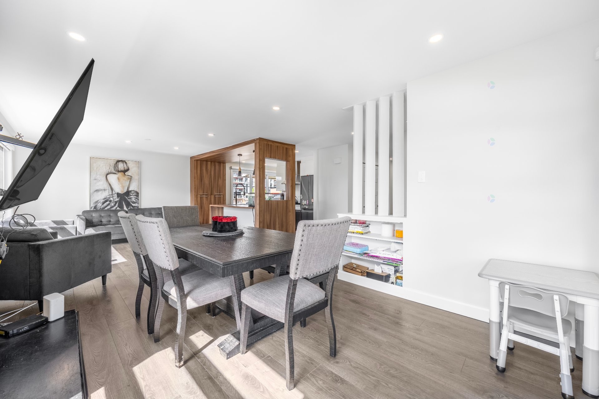 









295


Rue Sherbrooke

,
Sainte-Thérèse,




QC
J7E2C5

