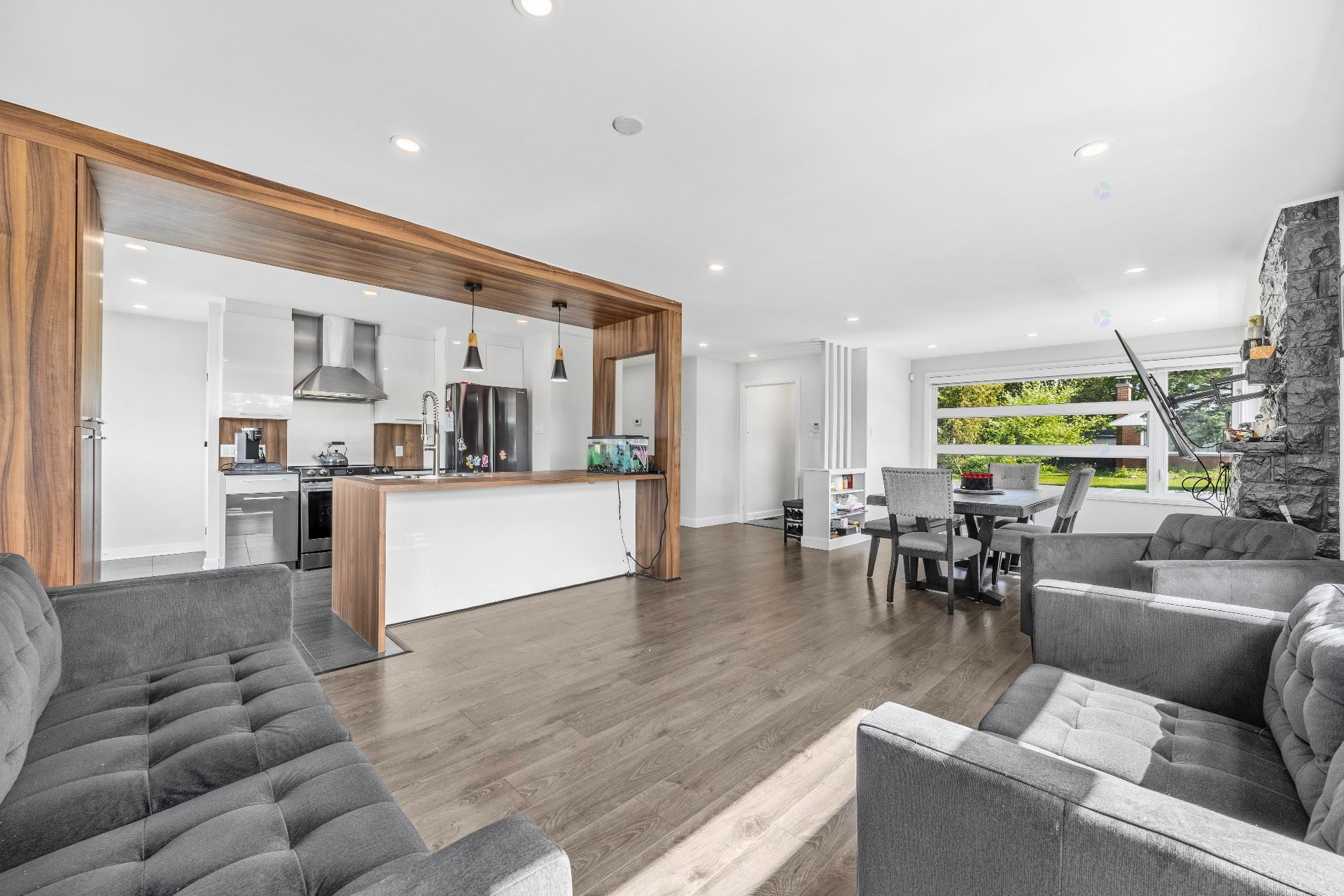 









295


Rue Sherbrooke

,
Sainte-Thérèse,




QC
J7E2C5

