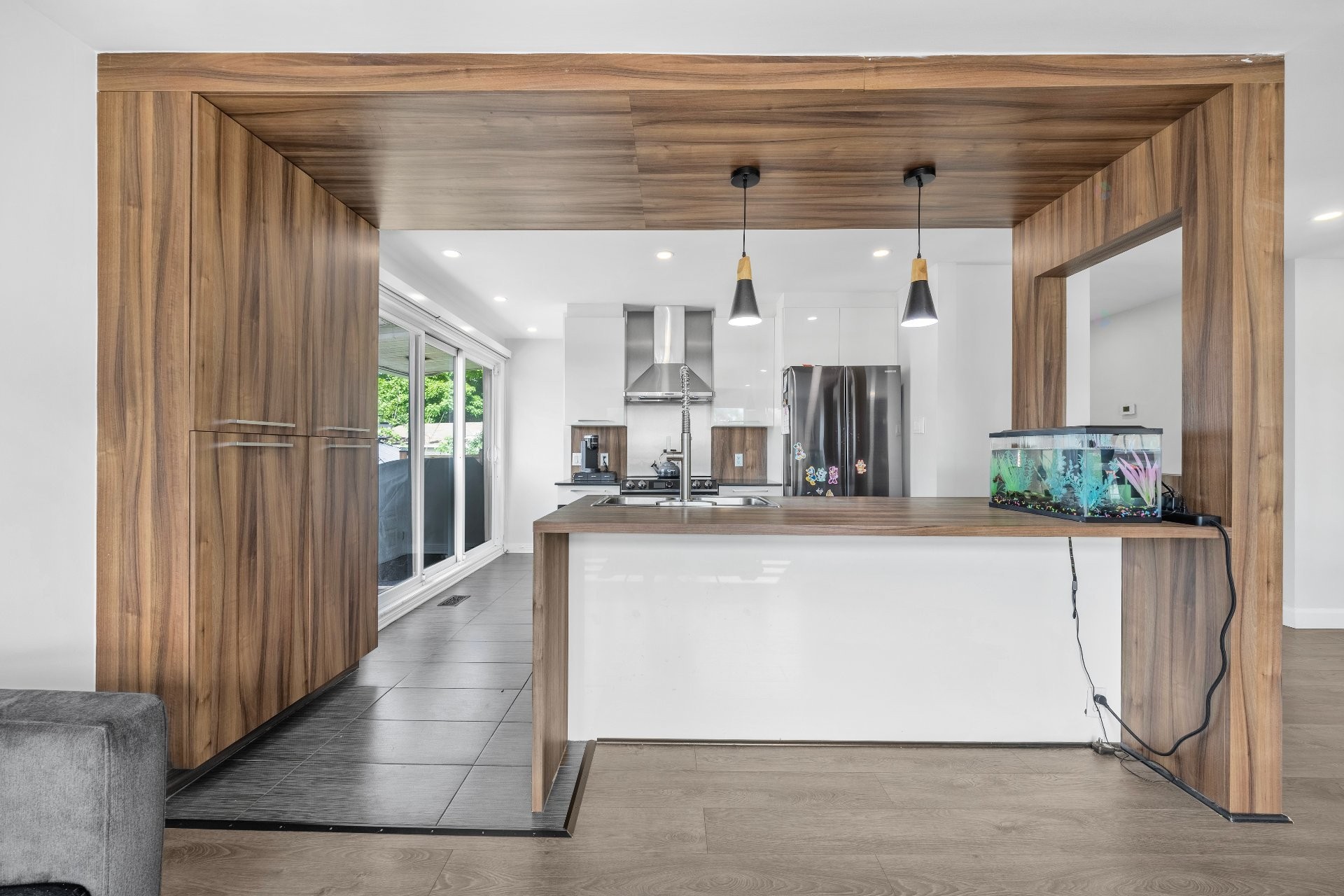 









295


Rue Sherbrooke

,
Sainte-Thérèse,




QC
J7E2C5

