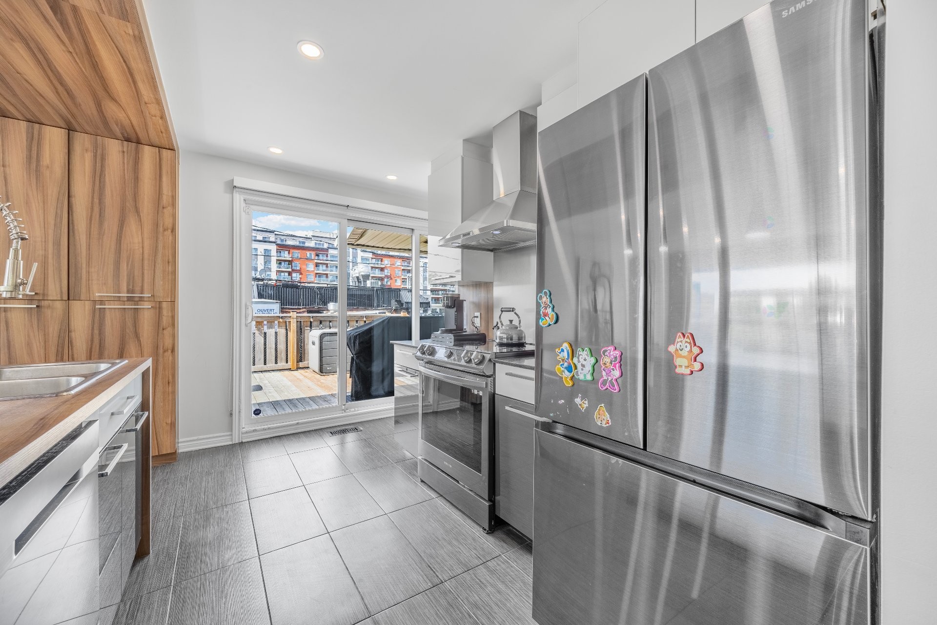 









295


Rue Sherbrooke

,
Sainte-Thérèse,




QC
J7E2C5

