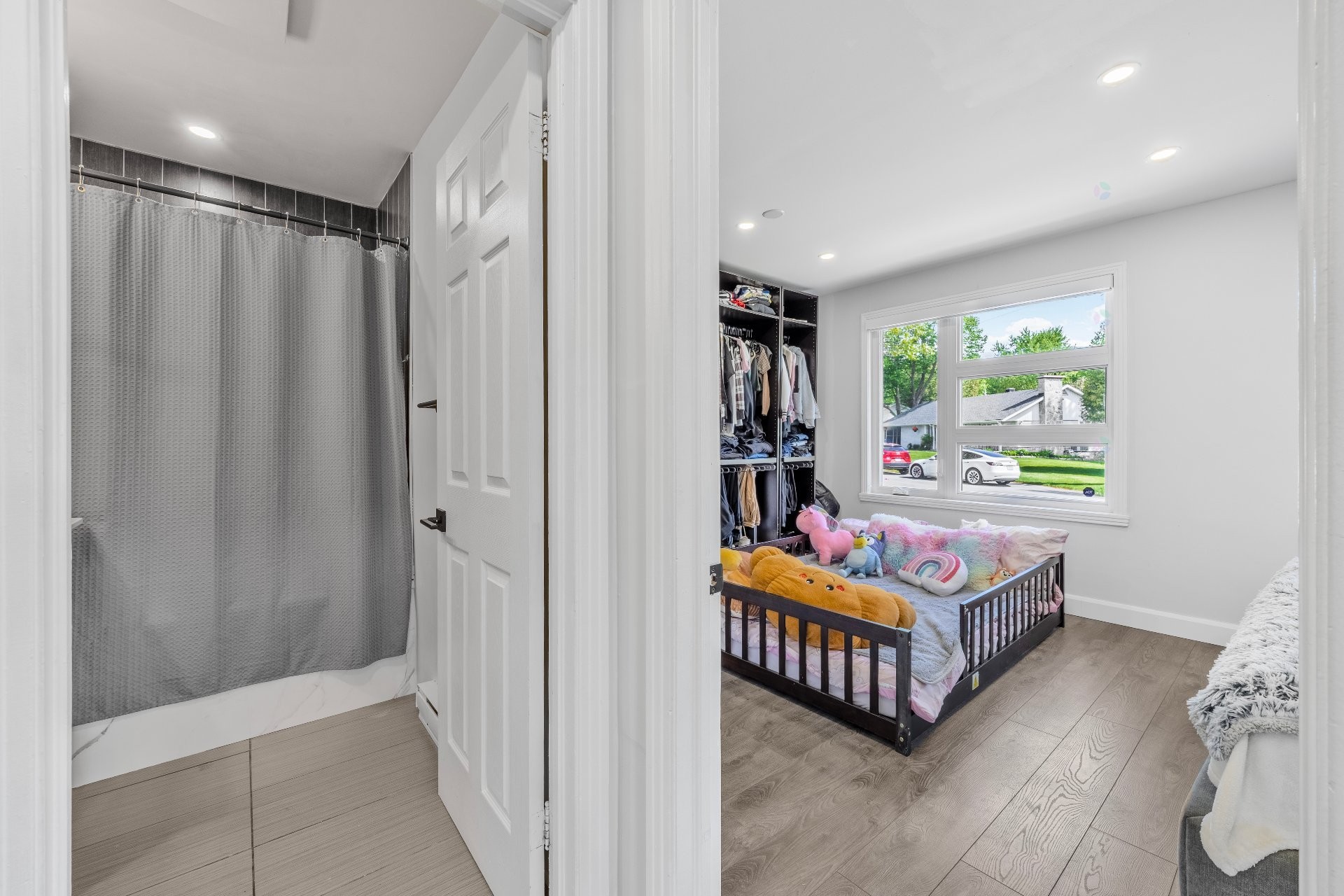









295


Rue Sherbrooke

,
Sainte-Thérèse,




QC
J7E2C5

