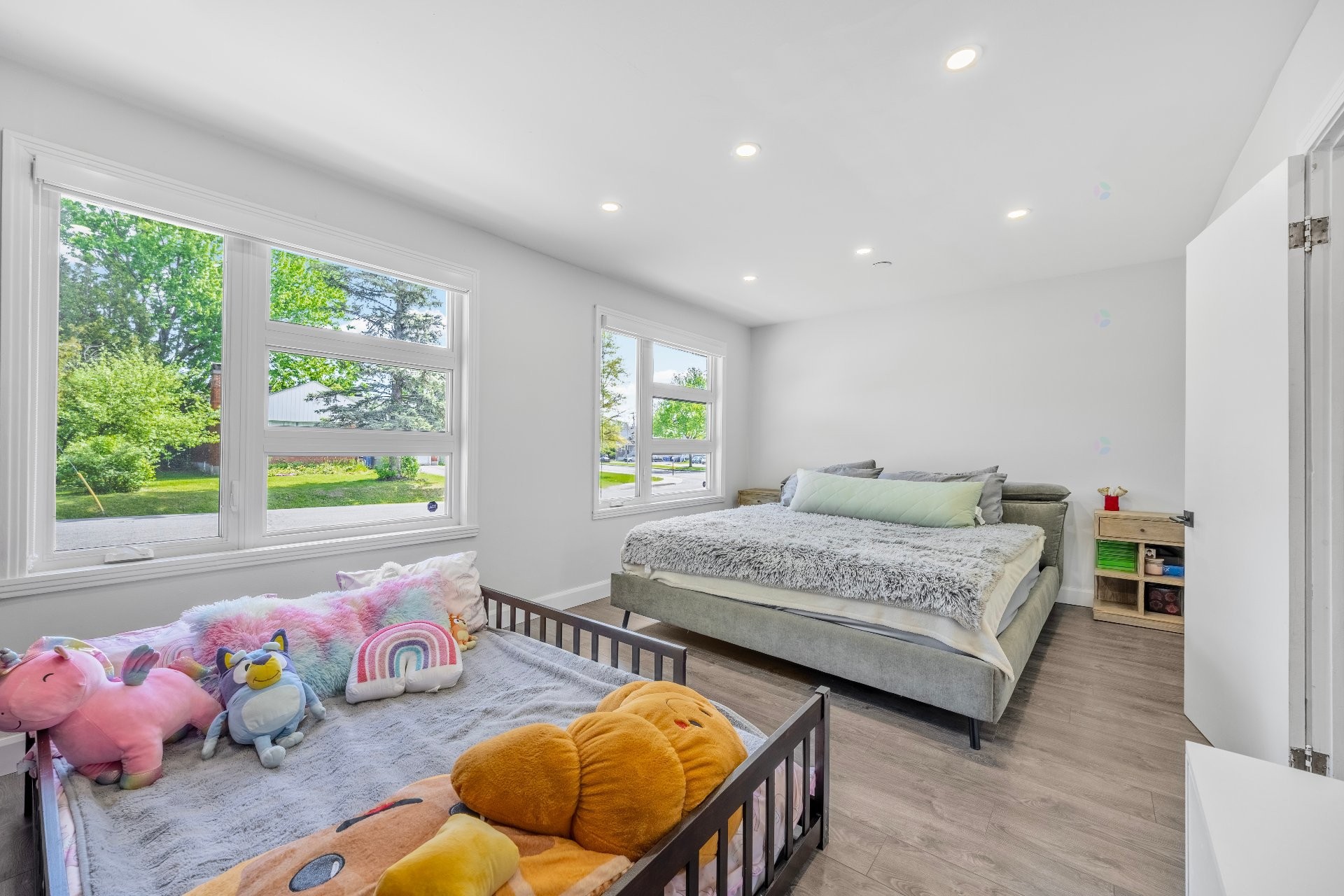 









295


Rue Sherbrooke

,
Sainte-Thérèse,




QC
J7E2C5

