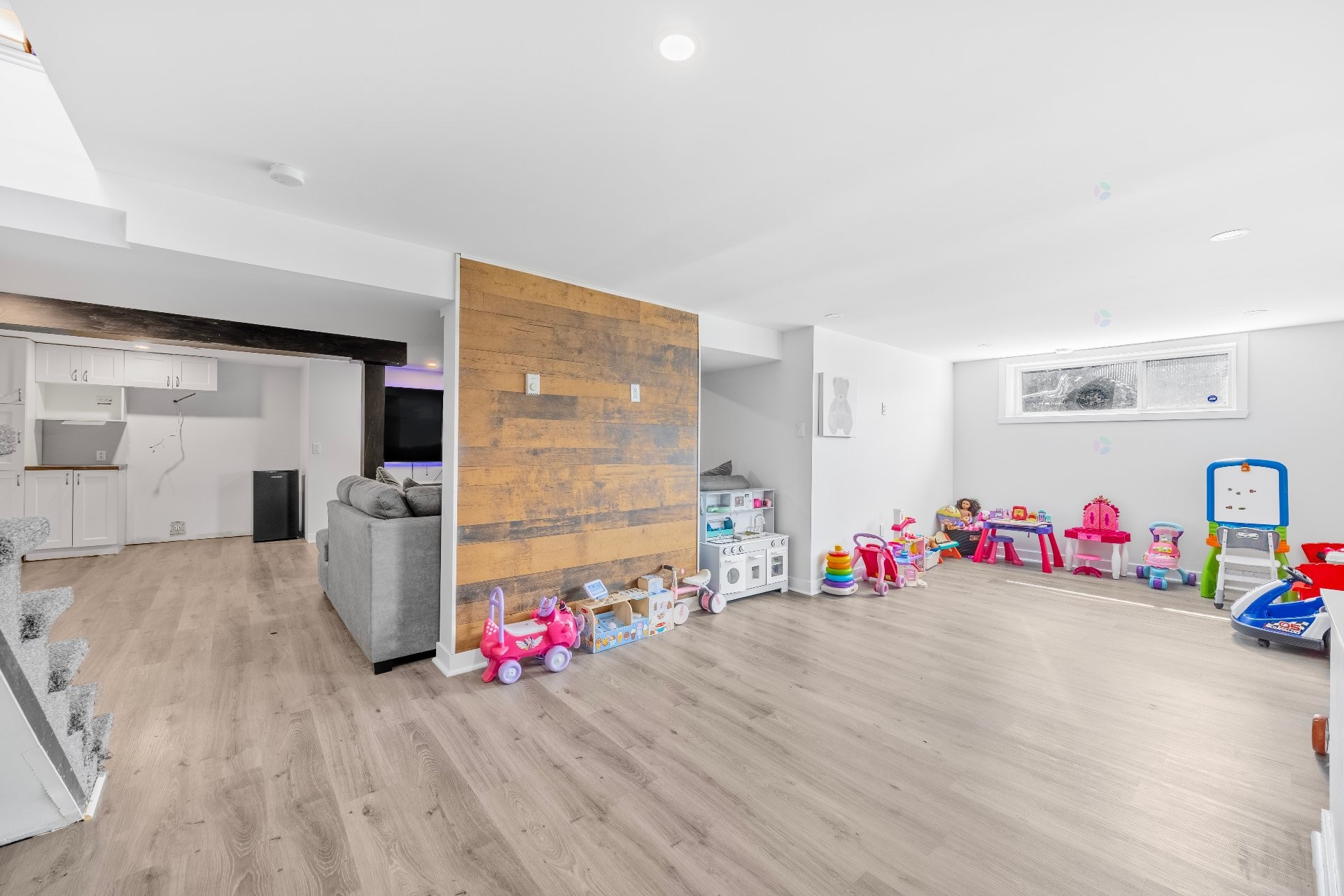 









295


Rue Sherbrooke

,
Sainte-Thérèse,




QC
J7E2C5

