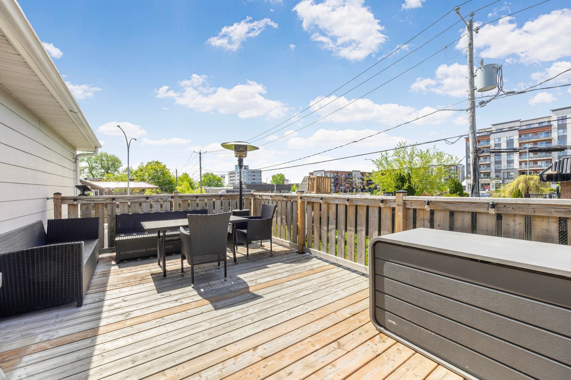 









295


Rue Sherbrooke

,
Sainte-Thérèse,




QC
J7E2C5

