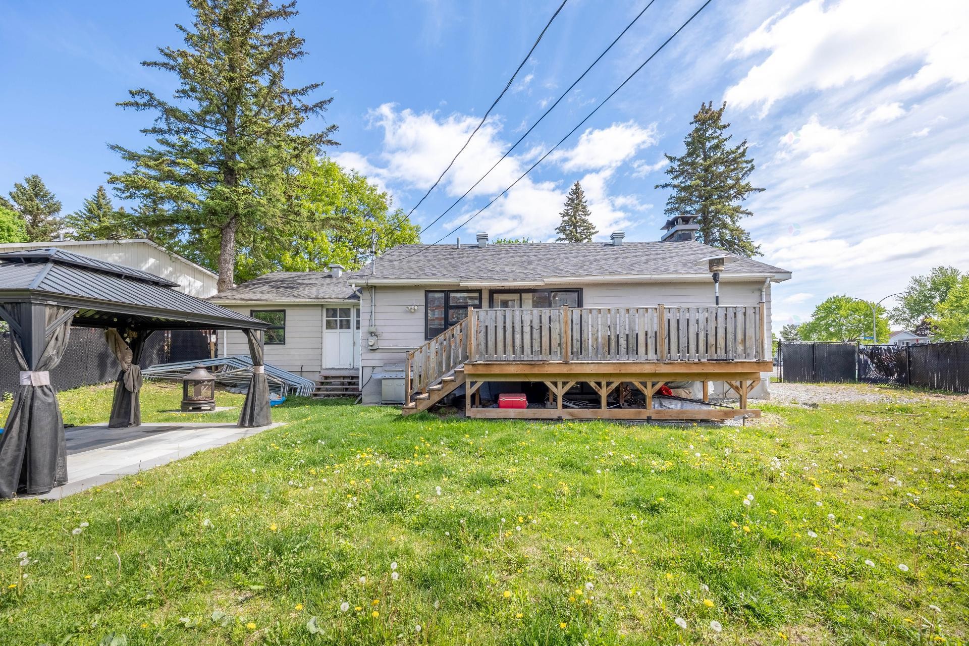 









295


Rue Sherbrooke

,
Sainte-Thérèse,




QC
J7E2C5

