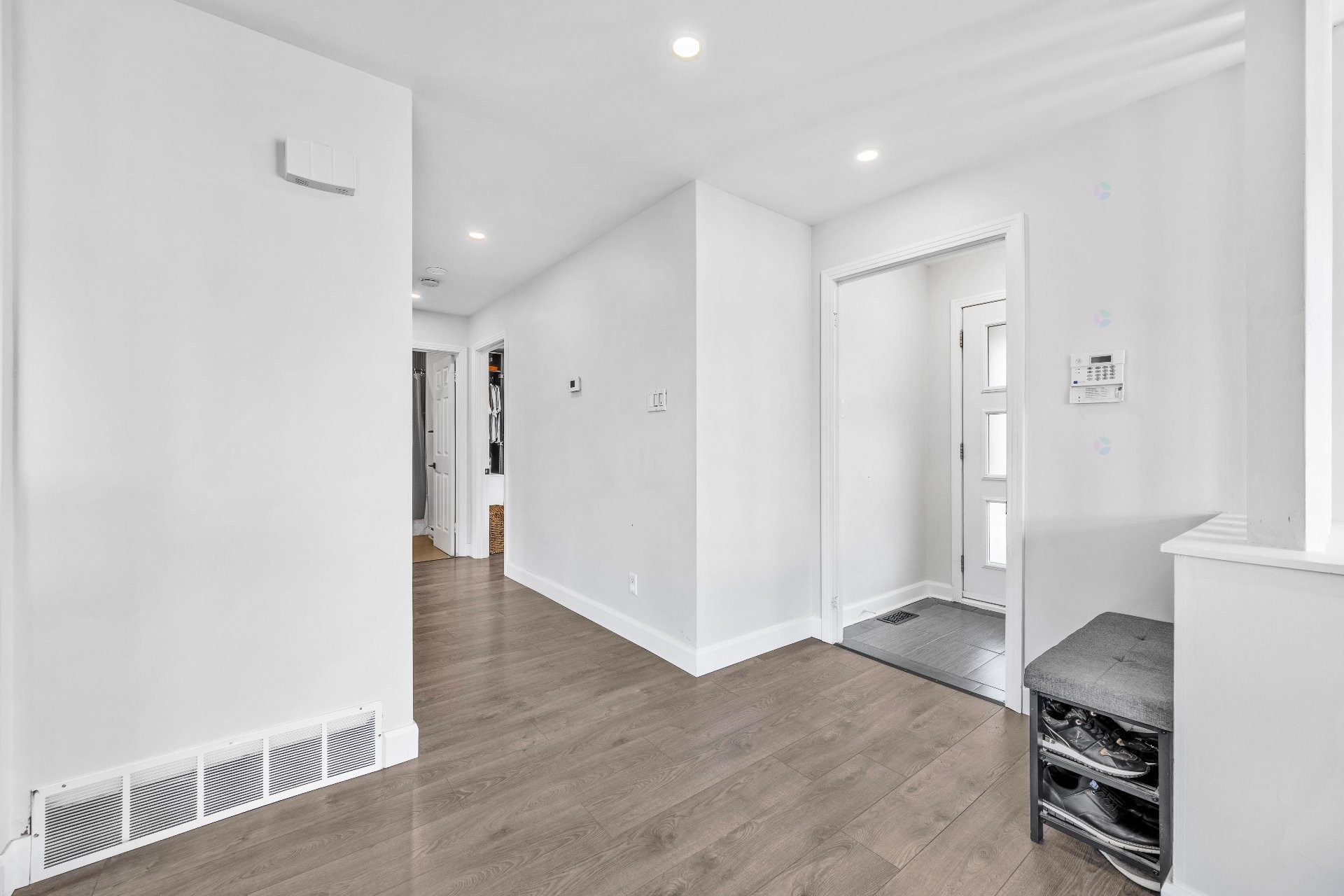 









295


Rue Sherbrooke

,
Sainte-Thérèse,




QC
J7E2C5

