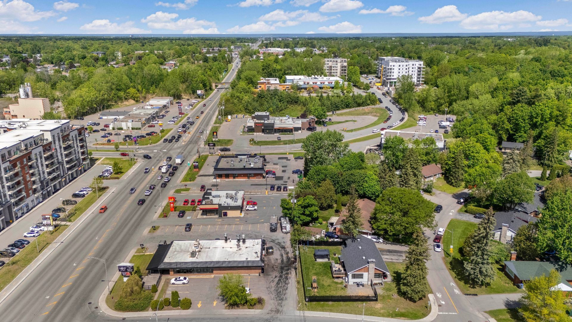 









295


Rue Sherbrooke

,
Sainte-Thérèse,




QC
J7E2C5

