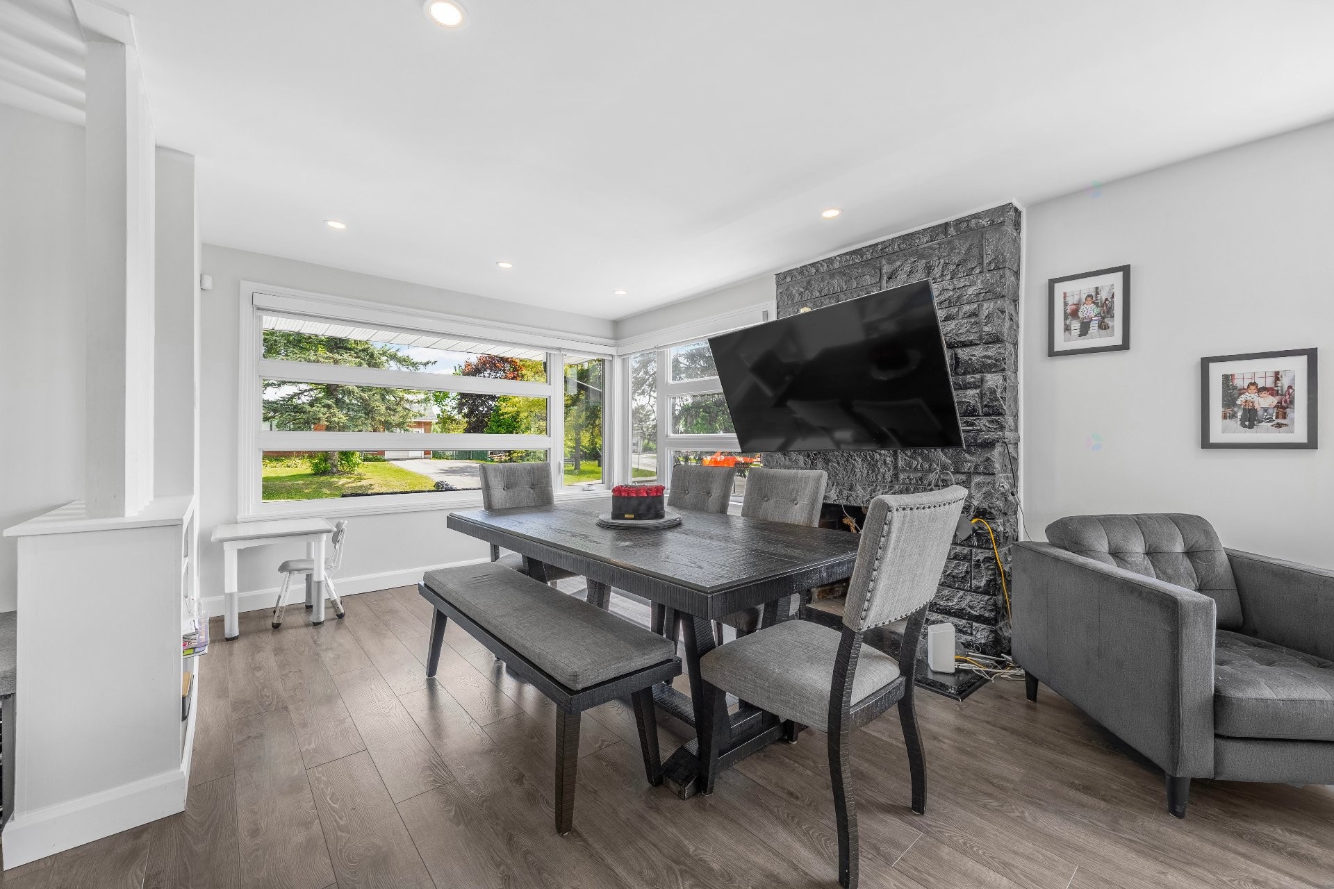 









295


Rue Sherbrooke

,
Sainte-Thérèse,




QC
J7E2C5

